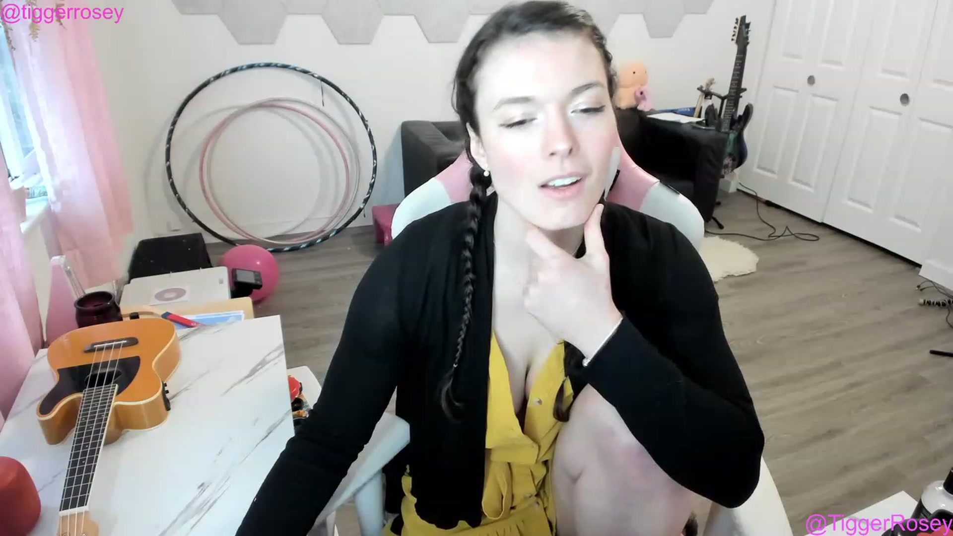 Gallery image thumbnail from TiggerRosey's myfreecams stream on, 03/04/2023, 24:50 image 11 of 20