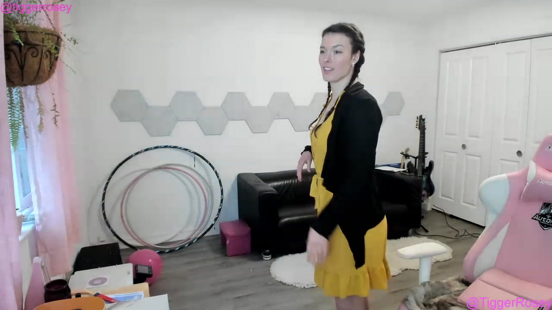 Gallery image thumbnail from TiggerRosey's myfreecams stream on, 03/04/2023, 24:50 image 19 of 20