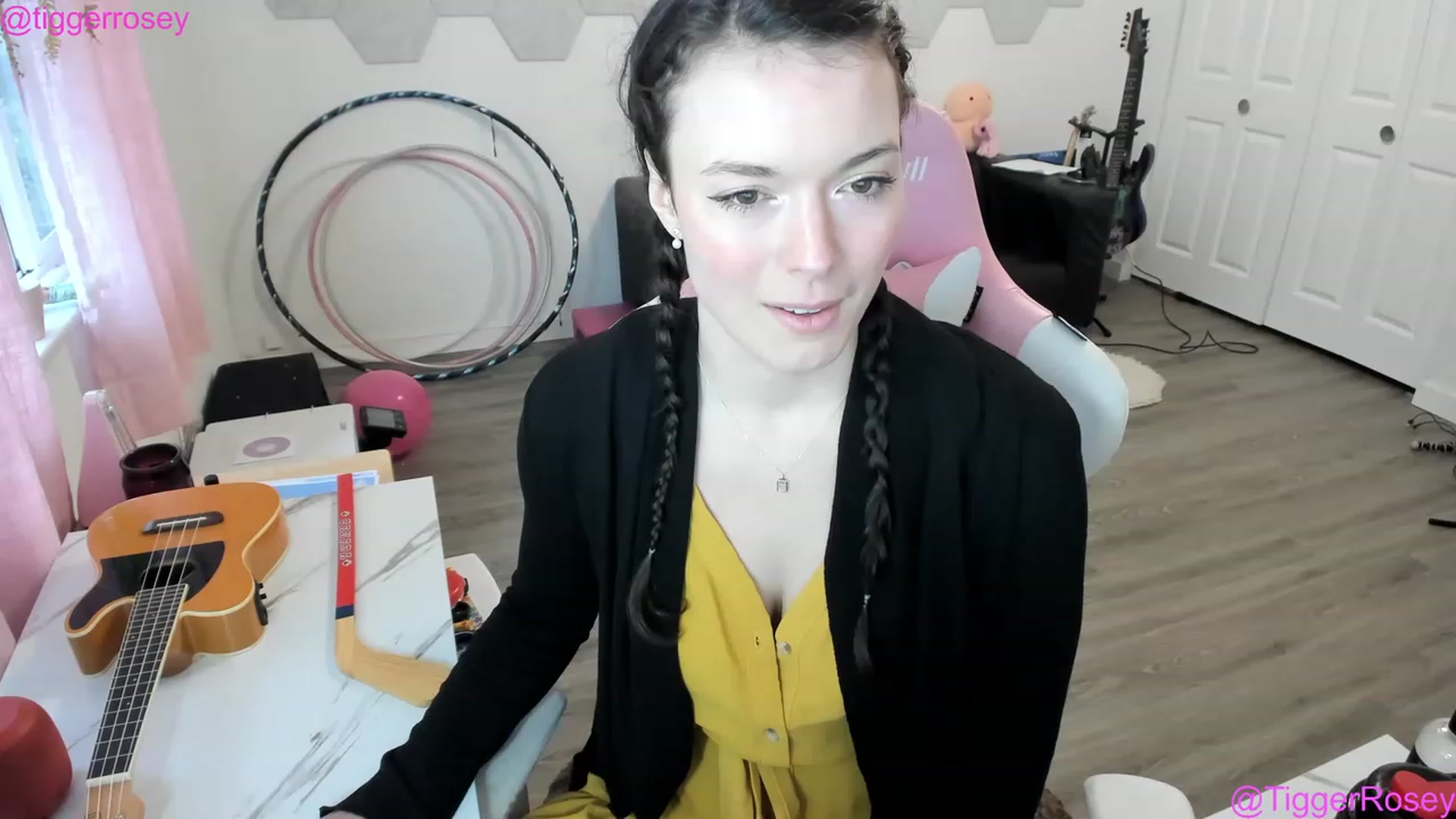 Gallery image thumbnail from TiggerRosey's myfreecams stream on, 03/04/2023, 24:50 image 1 of 20