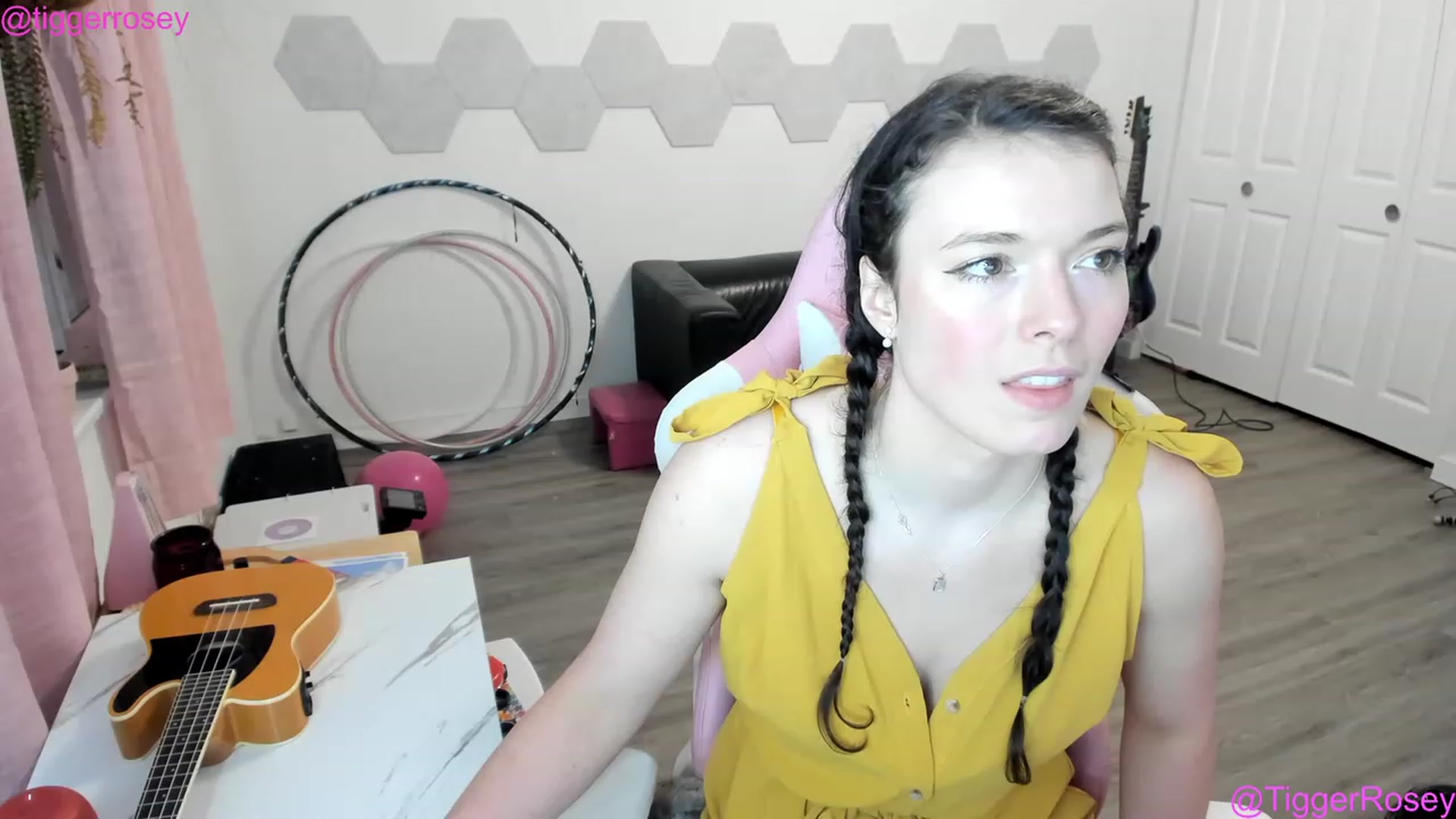 Gallery image thumbnail from TiggerRosey's myfreecams stream on, 03/04/2023, 03:51 image 8 of 20