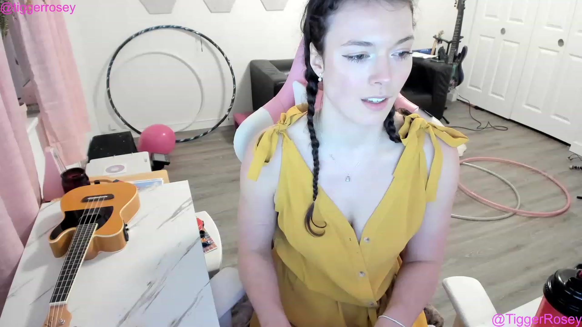 Gallery image thumbnail from TiggerRosey's myfreecams stream on, 03/04/2023, 03:51 image 17 of 20