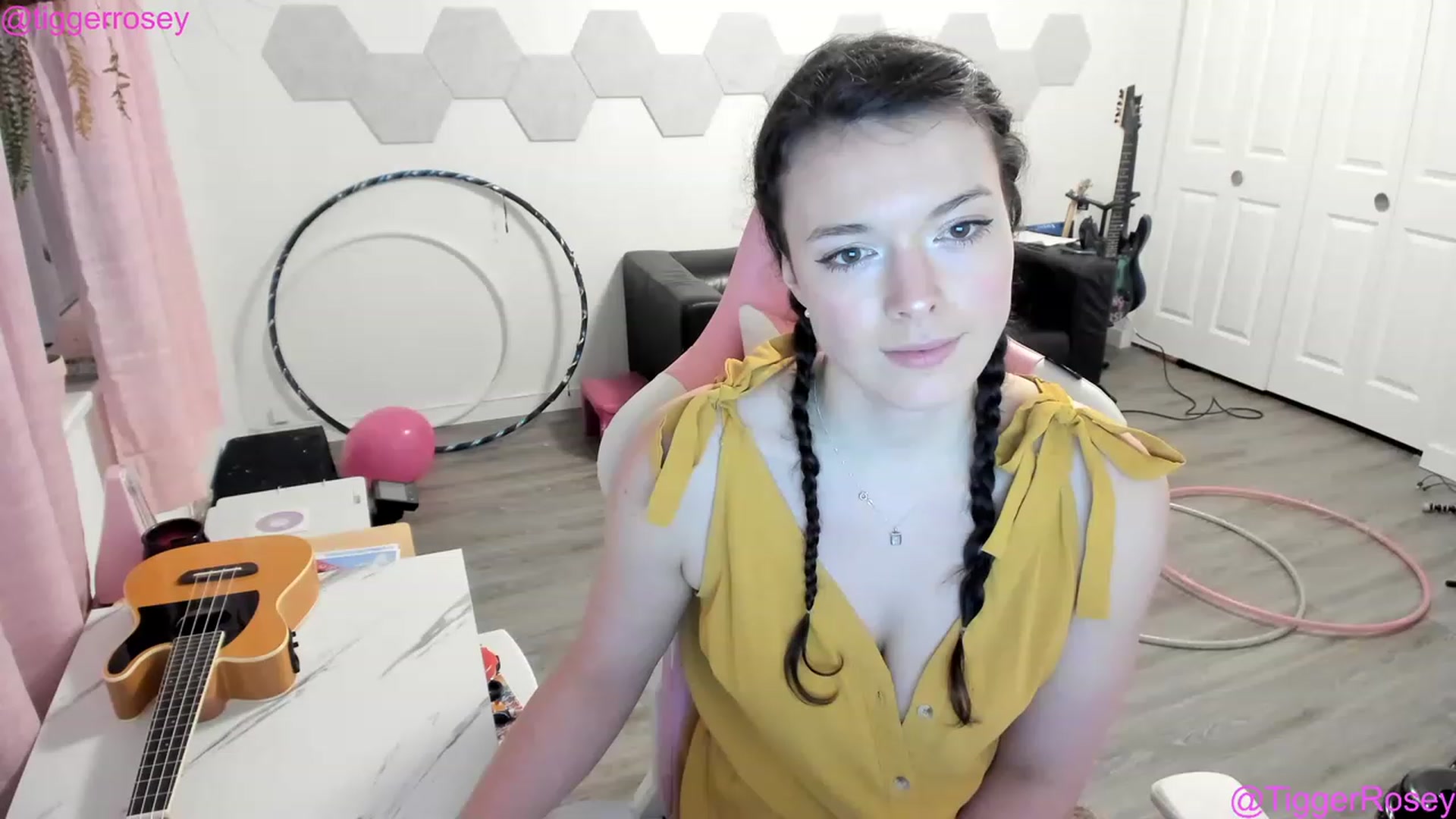 Gallery image thumbnail from TiggerRosey's myfreecams stream on, 03/04/2023, 03:51 image 20 of 20