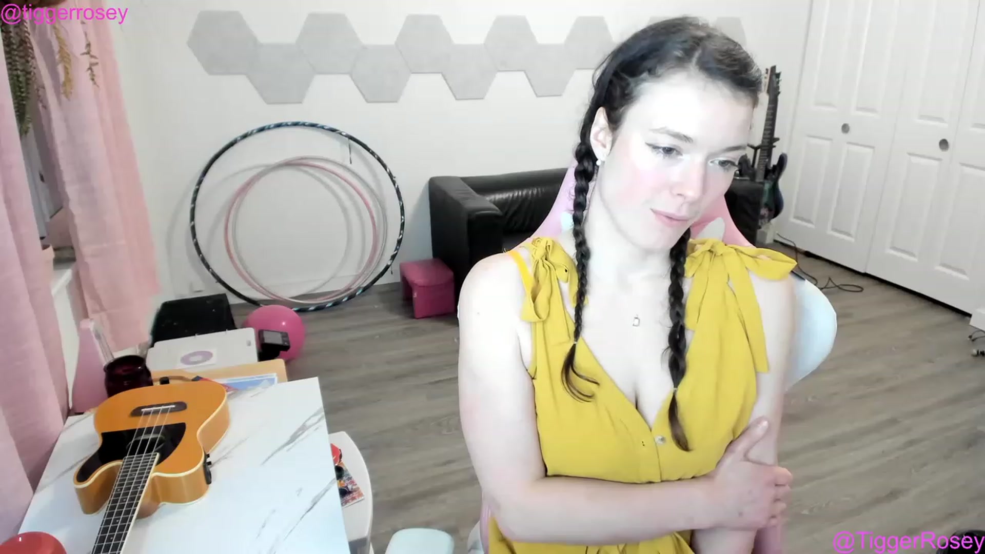 Gallery image thumbnail from TiggerRosey's myfreecams stream on, 03/04/2023, 03:51 image 6 of 20