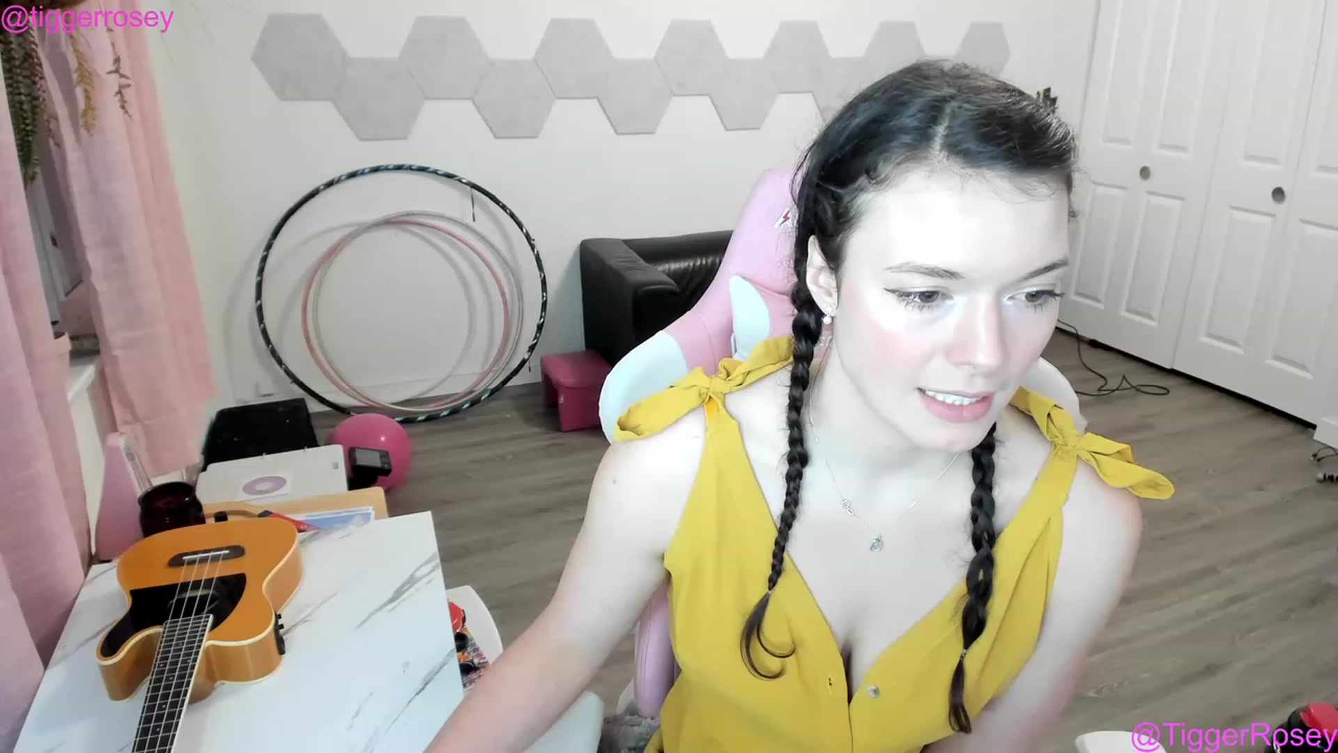 Gallery image thumbnail from TiggerRosey's myfreecams stream on, 03/04/2023, 03:51 image 9 of 20