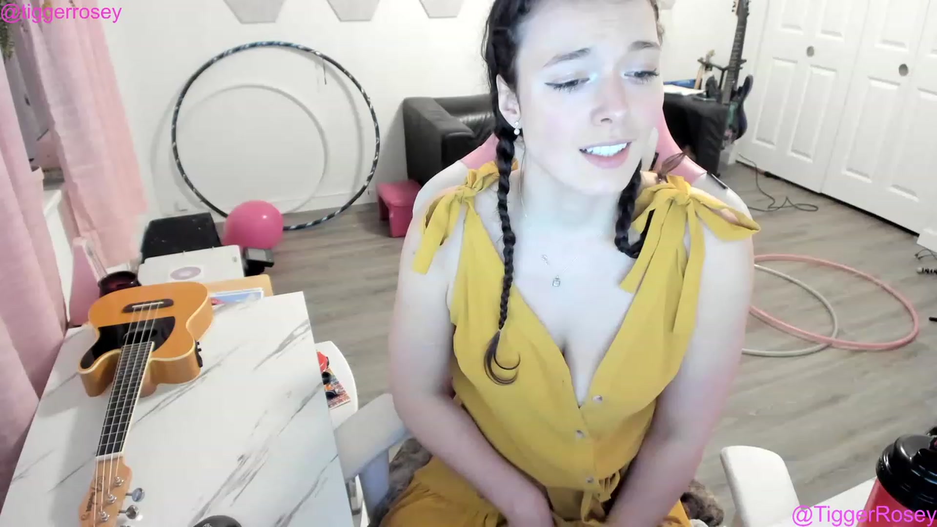 Gallery image thumbnail from TiggerRosey's myfreecams stream on, 03/04/2023, 03:51 image 19 of 20