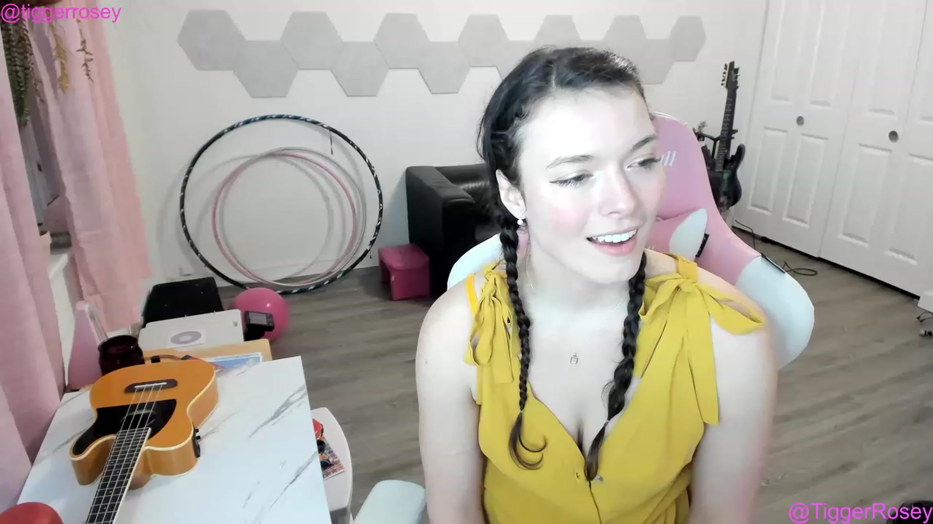 Gallery image thumbnail from TiggerRosey's myfreecams stream on, 03/04/2023, 03:51 image 5 of 20