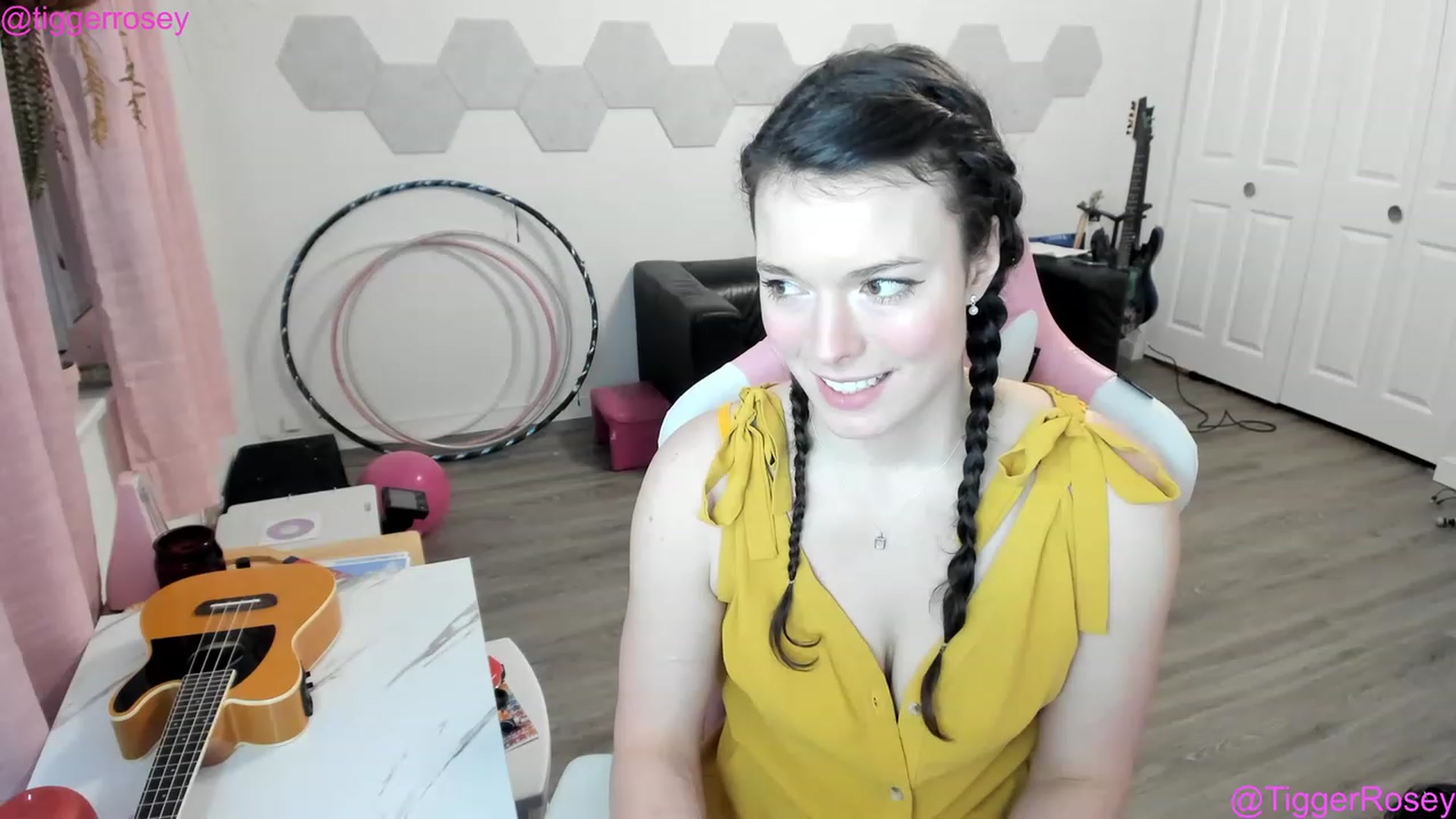 Gallery image thumbnail from TiggerRosey's myfreecams stream on, 03/04/2023, 03:51 image 4 of 20