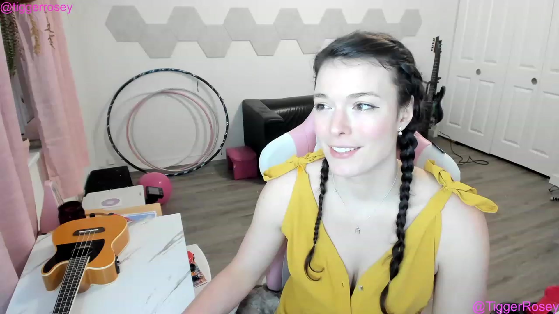 Gallery image thumbnail from TiggerRosey's myfreecams stream on, 03/04/2023, 03:51 image 13 of 20