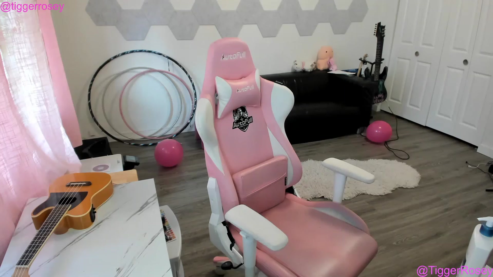 Gallery image thumbnail from TiggerRosey's myfreecams stream on, 03/17/2023, 23:01 image 11 of 20