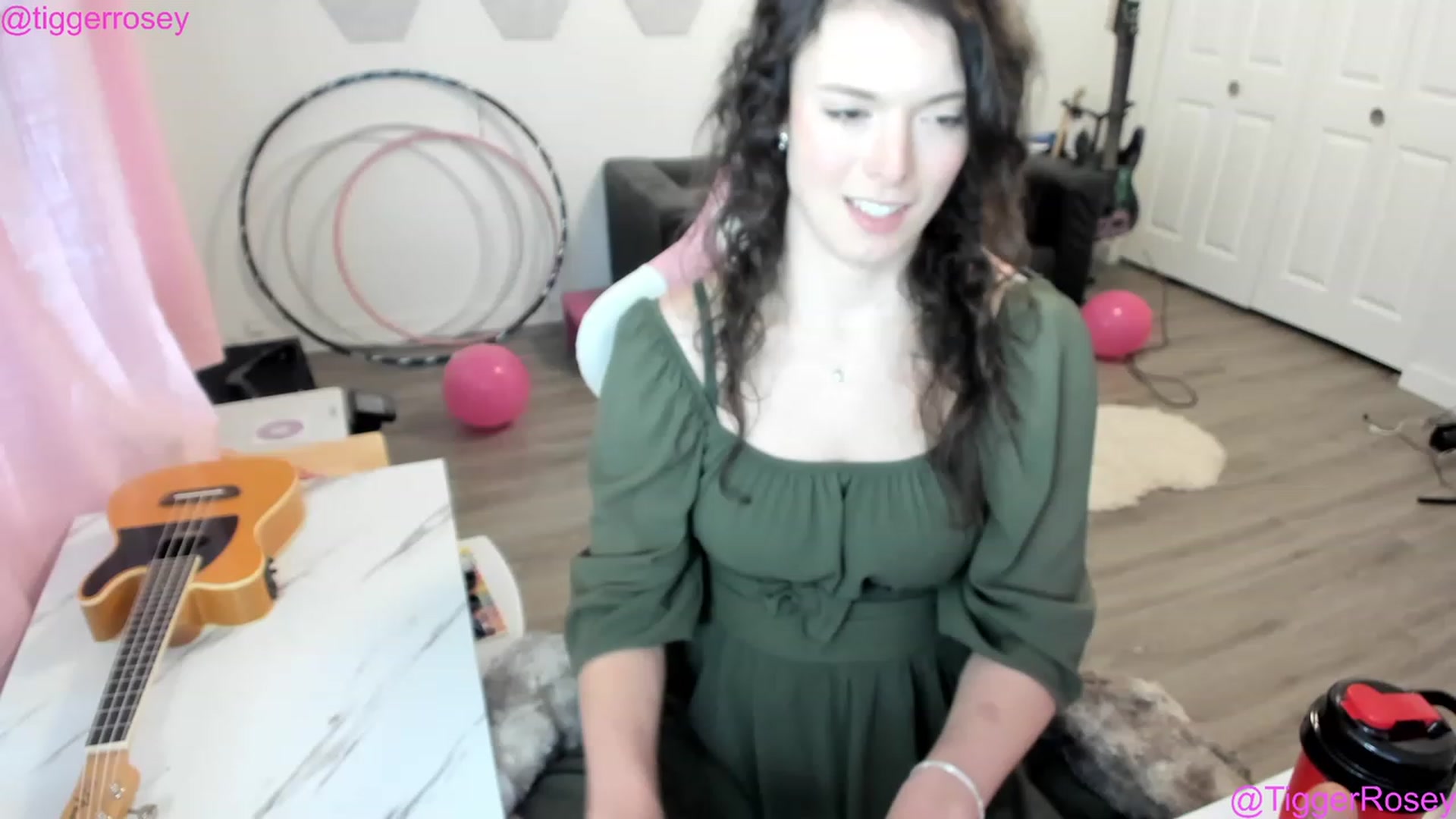 Gallery image thumbnail from TiggerRosey's myfreecams stream on, 03/18/2023, 24:06 image 10 of 20