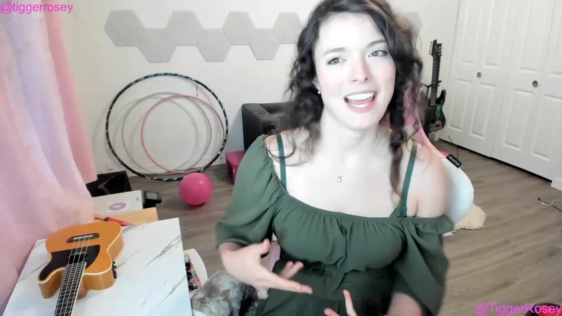 Gallery image thumbnail from TiggerRosey's myfreecams stream on, 03/18/2023, 03:45 image 10 of 20