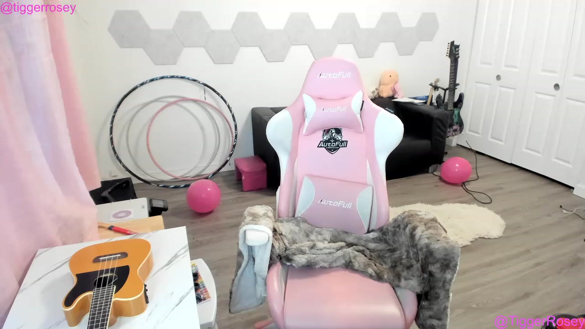 Gallery image thumbnail from TiggerRosey's myfreecams stream on, 03/18/2023, 03:45 image 11 of 20