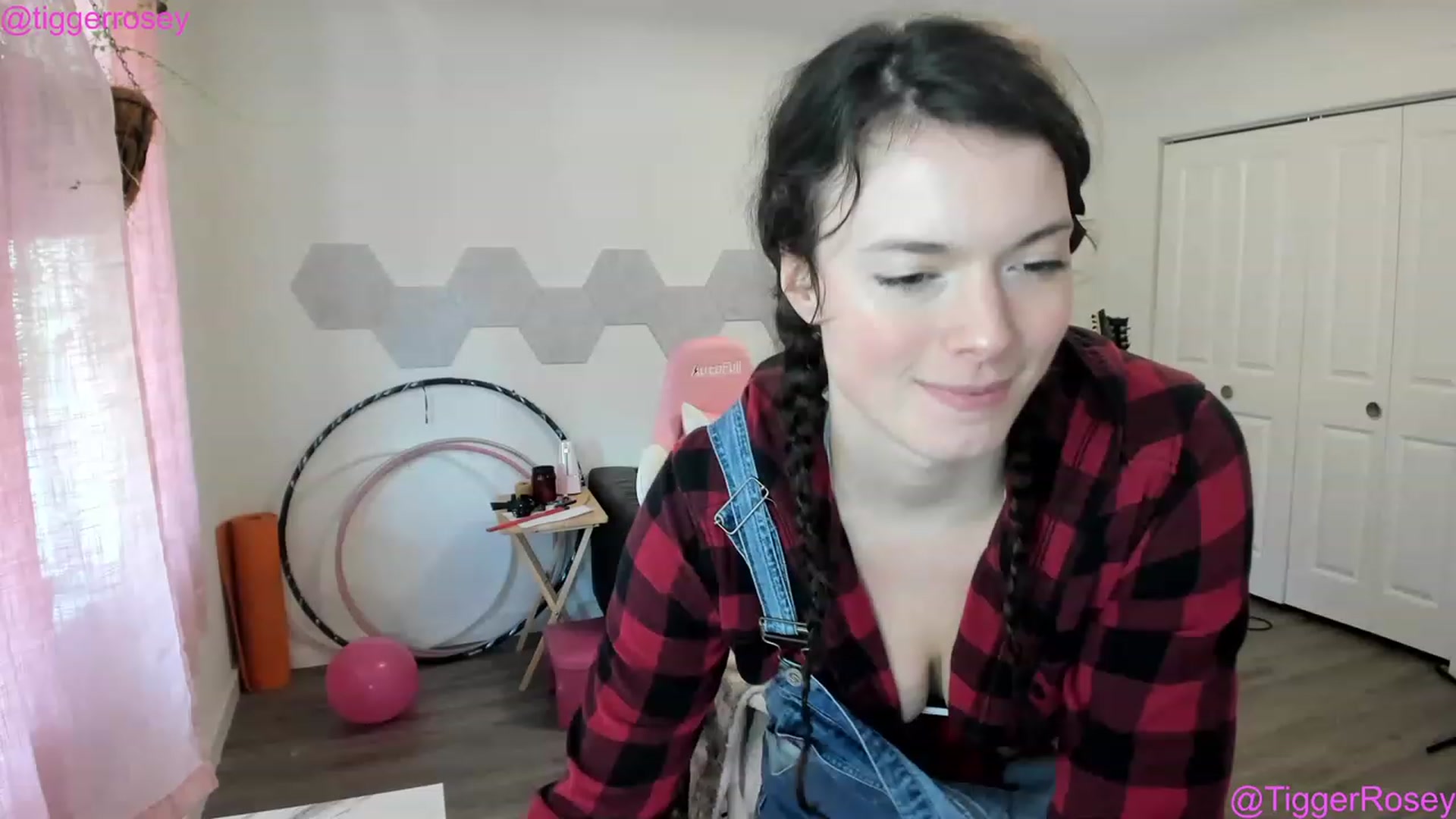 Gallery image thumbnail from TiggerRosey's myfreecams stream on, 03/21/2023, 23:09 image 15 of 20