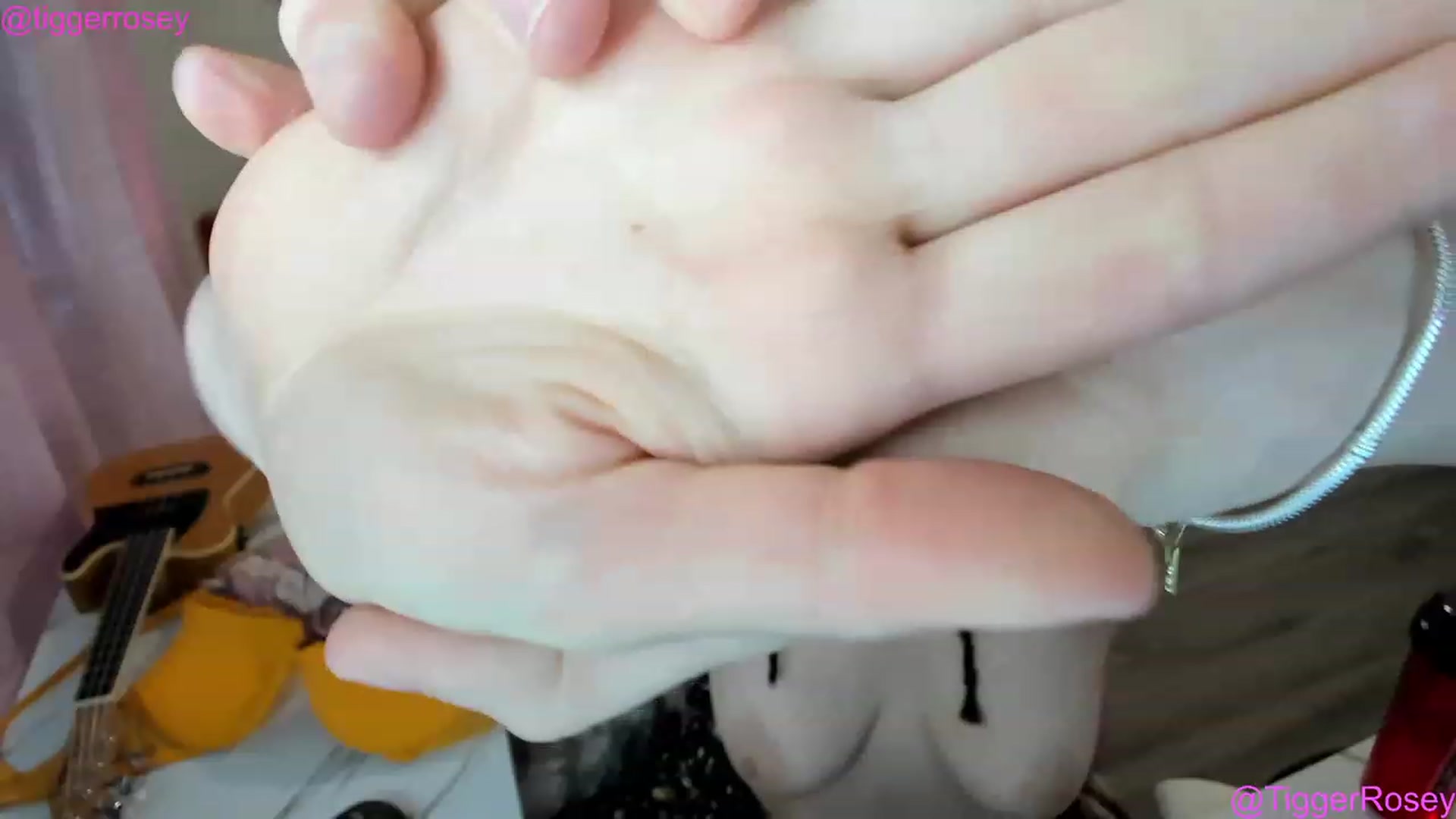 Gallery image thumbnail from TiggerRosey's myfreecams stream on, 03/22/2023, 02:53 image 7 of 20