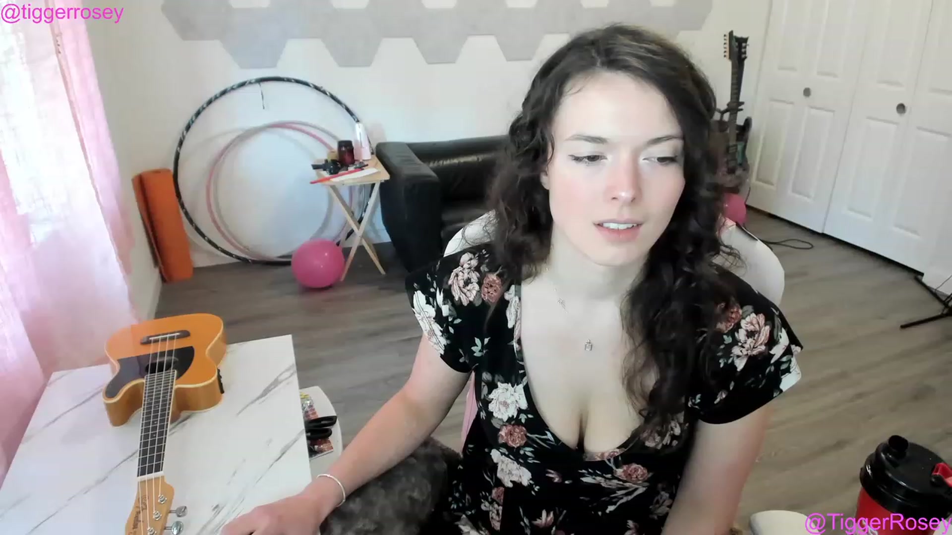 Gallery image thumbnail from TiggerRosey's myfreecams stream on, 03/23/2023, 24:16 image 2 of 20