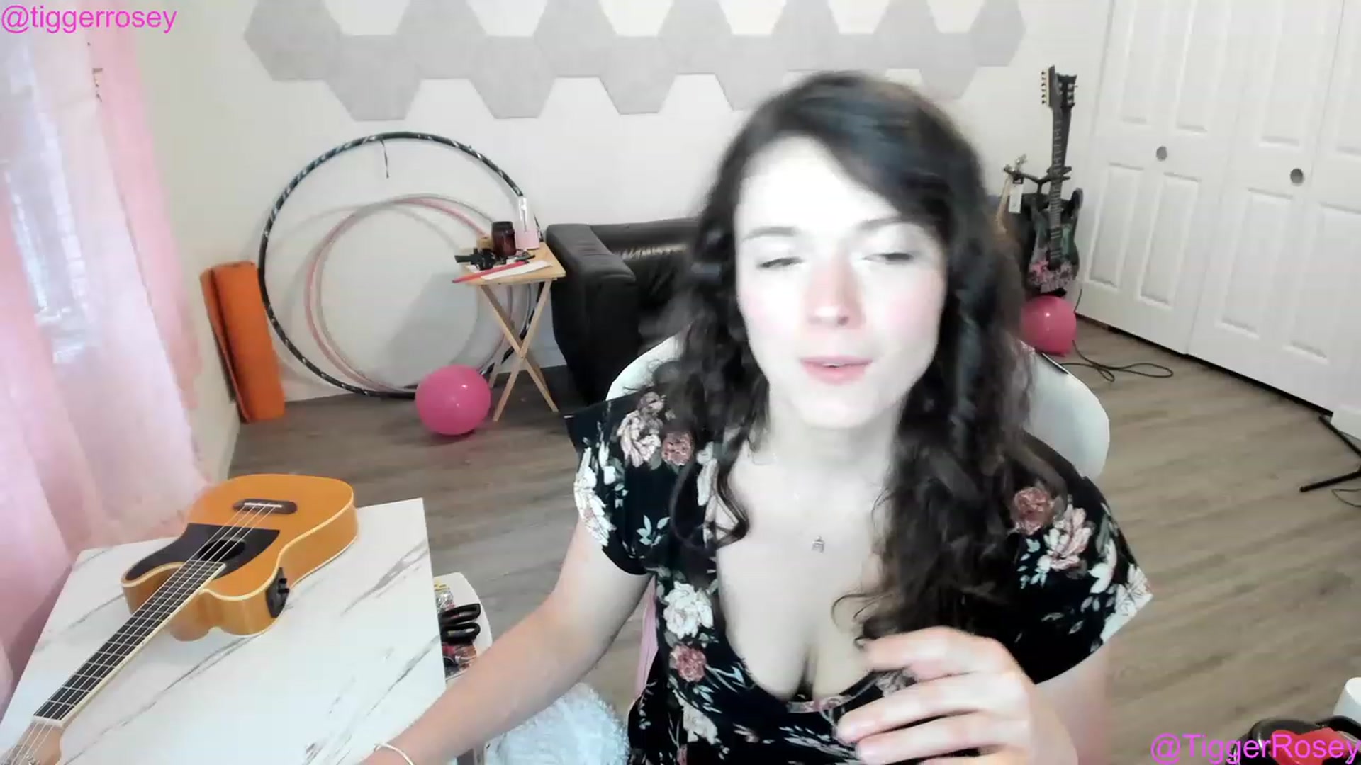 Gallery image thumbnail from TiggerRosey's myfreecams stream on, 03/23/2023, 02:34 image 7 of 20