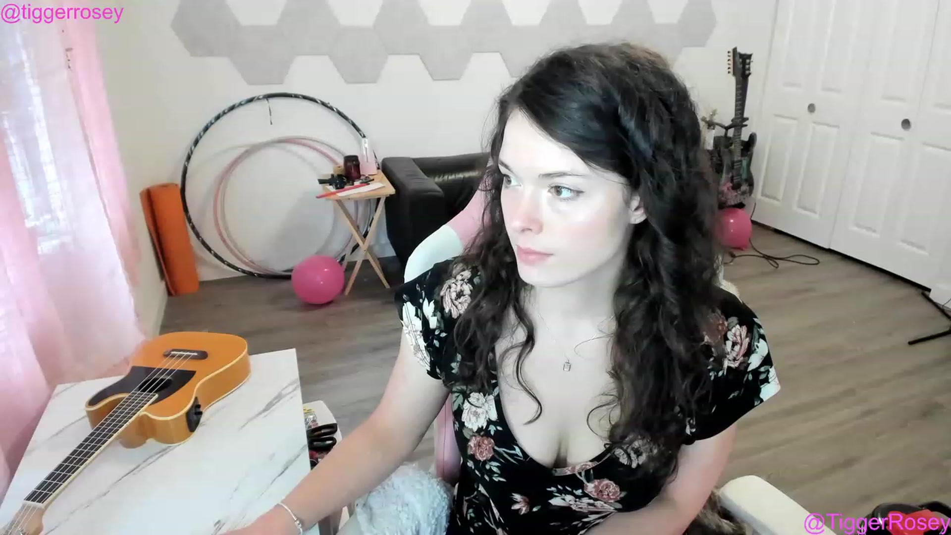 Gallery image thumbnail from TiggerRosey's myfreecams stream on, 03/23/2023, 02:34 image 1 of 20
