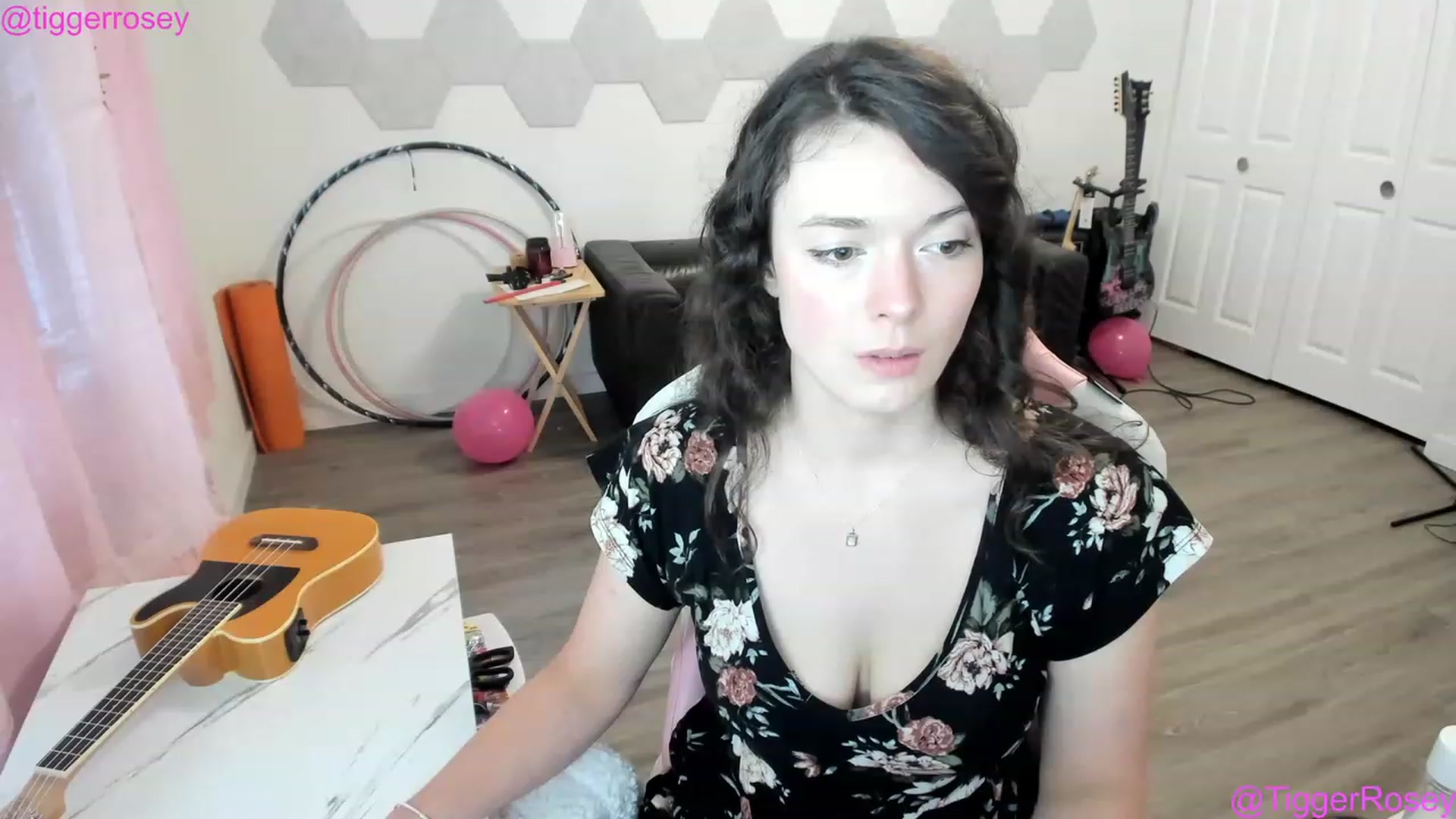 Gallery image thumbnail from TiggerRosey's myfreecams stream on, 03/23/2023, 02:34 image 9 of 20