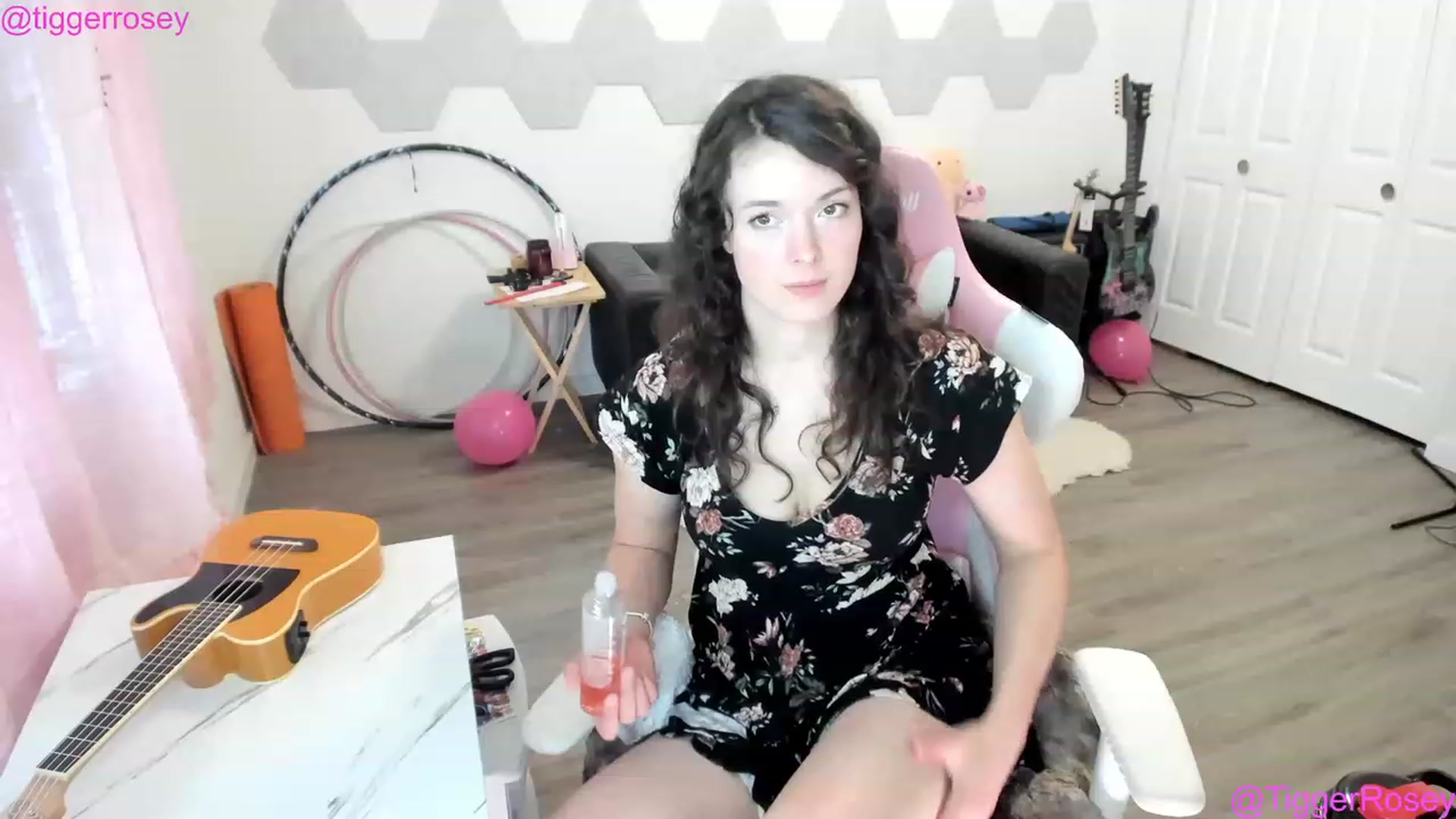 Gallery image thumbnail from TiggerRosey's myfreecams stream on, 03/23/2023, 02:34 image 3 of 20