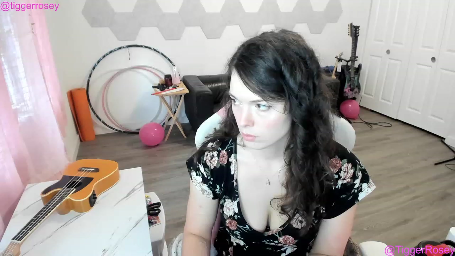 Gallery image thumbnail from TiggerRosey's myfreecams stream on, 03/23/2023, 02:34 image 5 of 20