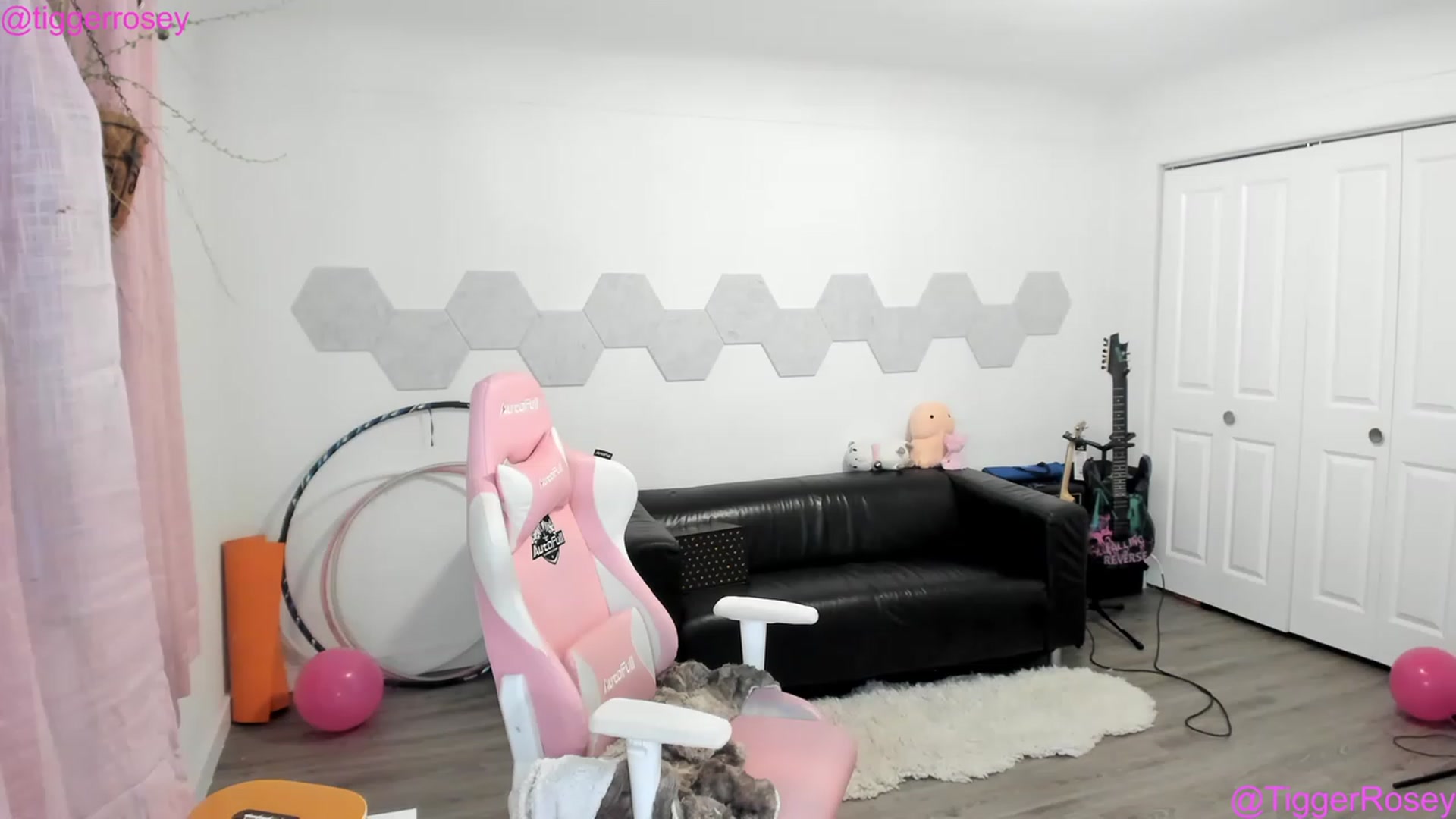 Gallery image thumbnail from TiggerRosey's myfreecams stream on, 03/25/2023, 02:19 image 5 of 20