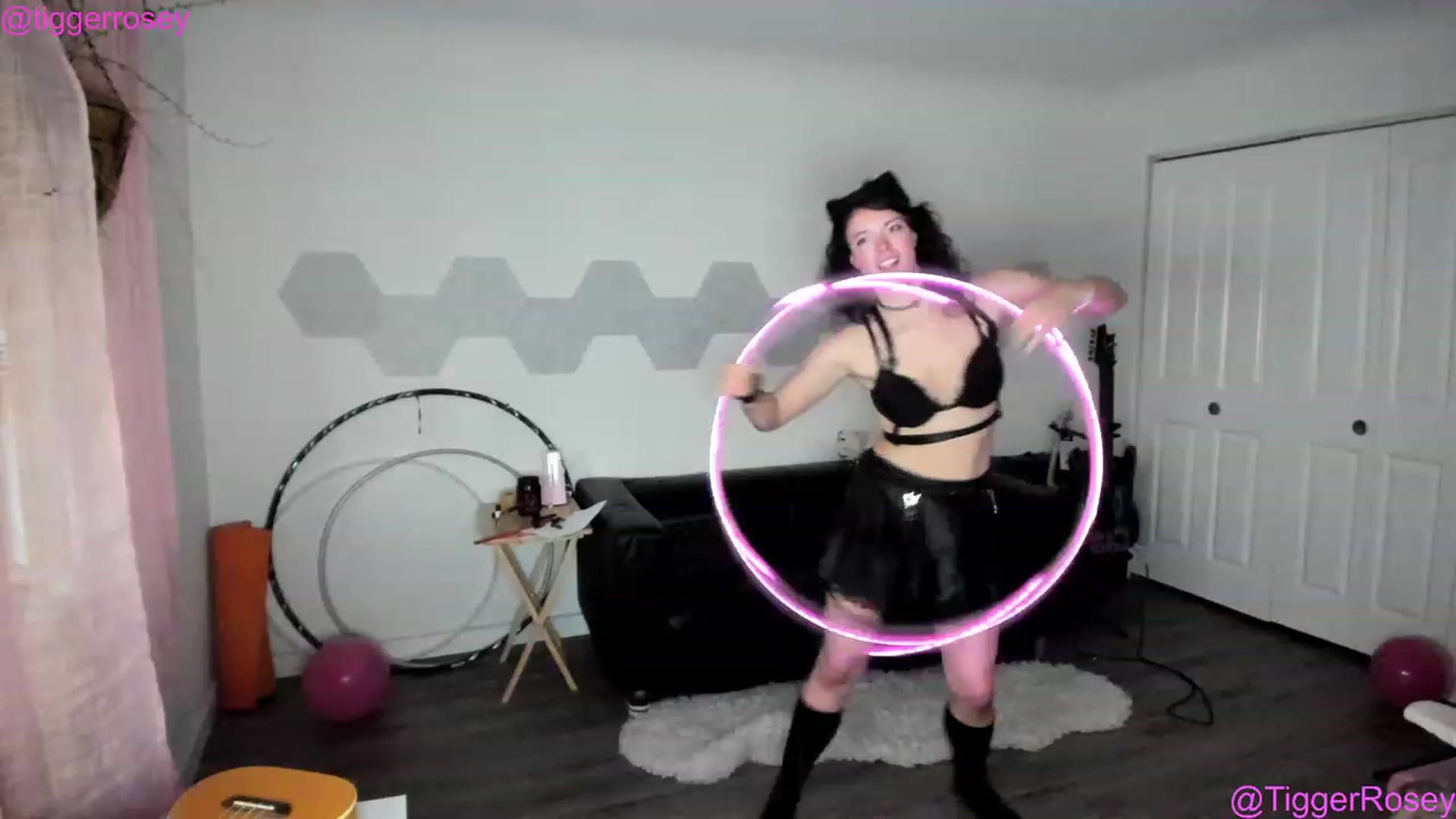 Gallery image thumbnail from TiggerRosey's myfreecams stream on, 03/25/2023, 02:19 image 18 of 20
