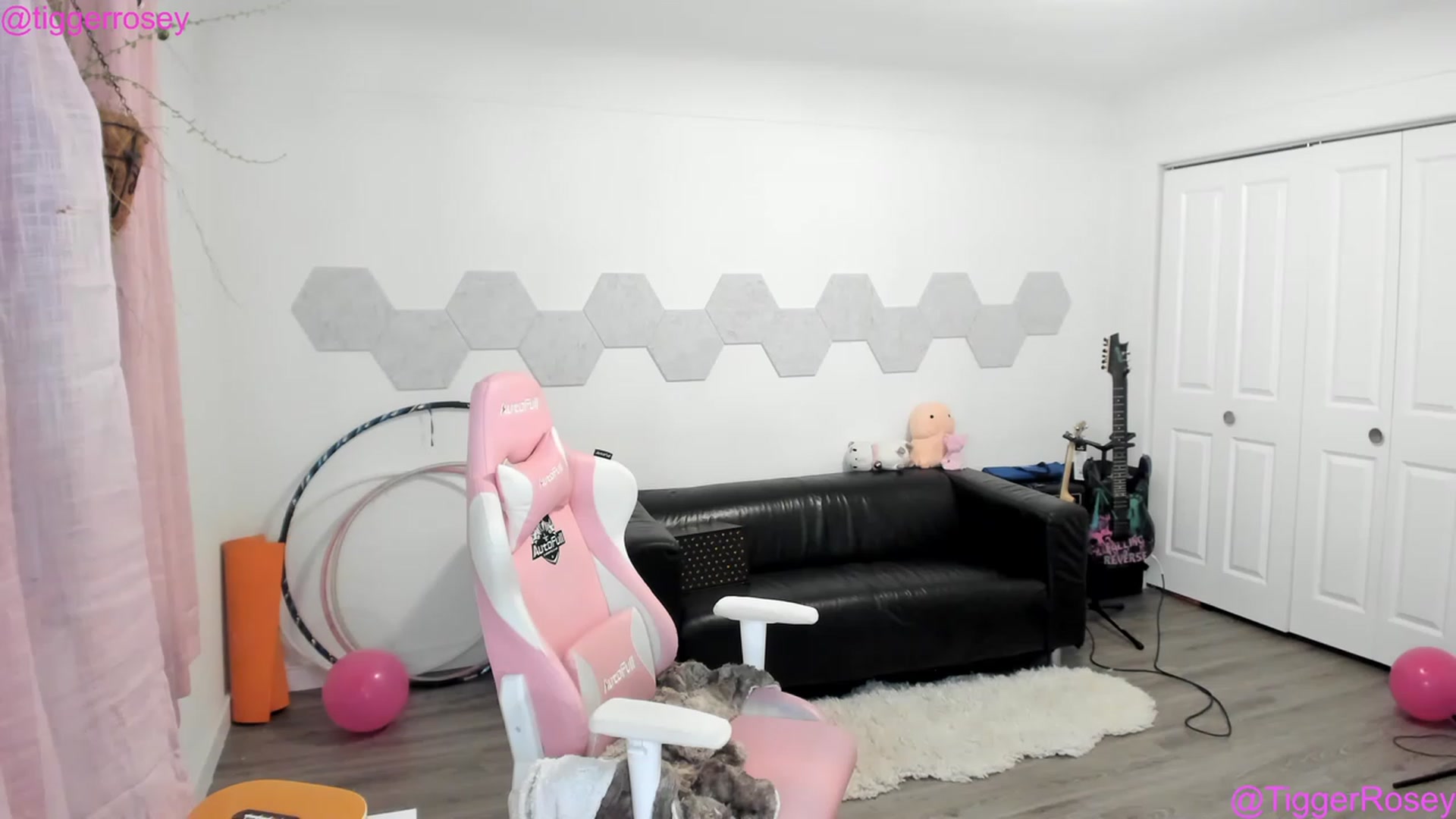 Gallery image thumbnail from TiggerRosey's myfreecams stream on, 03/25/2023, 02:19 image 6 of 20