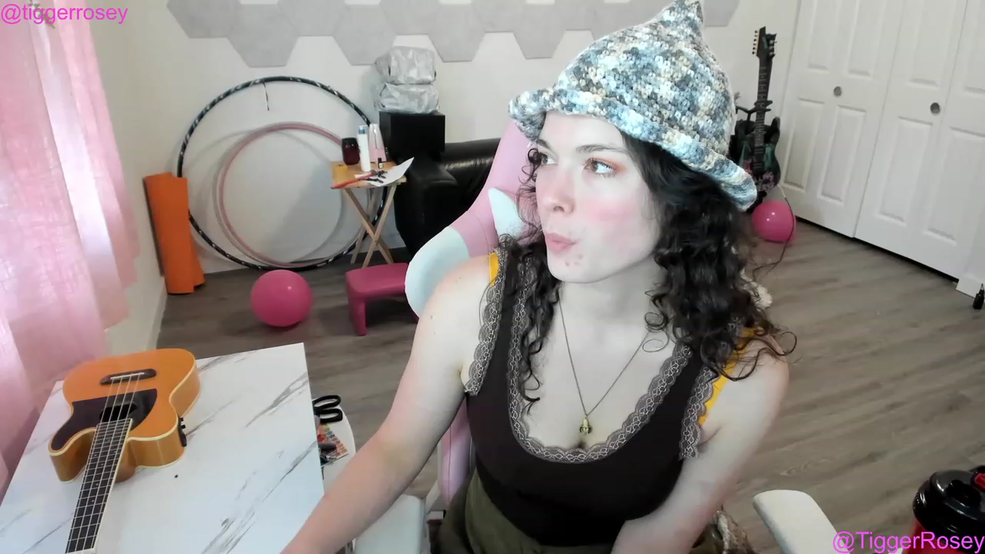 Gallery image thumbnail from TiggerRosey's myfreecams stream on, 03/30/2023, 01:48 image 20 of 20