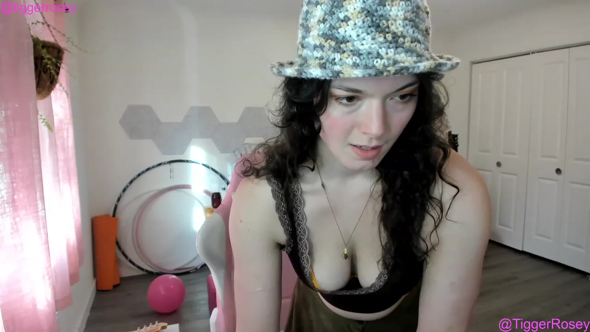 Gallery image thumbnail from TiggerRosey's myfreecams stream on, 03/30/2023, 01:48 image 1 of 20
