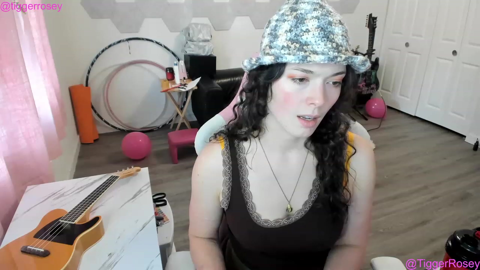 Gallery image thumbnail from TiggerRosey's myfreecams stream on, 03/30/2023, 01:48 image 16 of 20