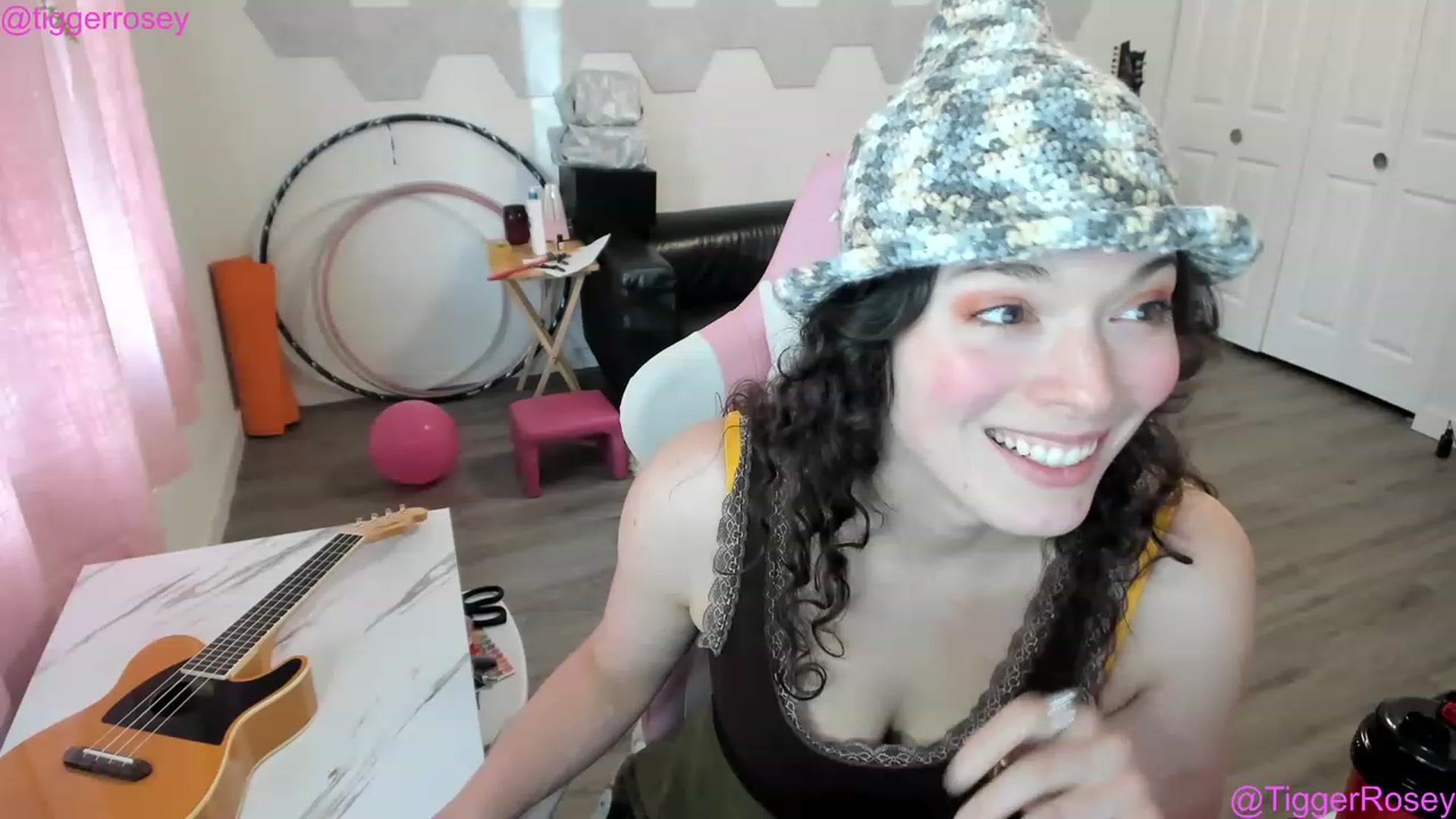 Gallery image thumbnail from TiggerRosey's myfreecams stream on, 03/30/2023, 01:48 image 13 of 20
