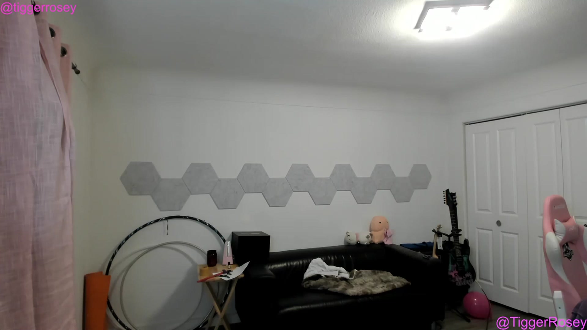 Gallery image thumbnail from TiggerRosey's myfreecams stream on, 04/01/2023, 04:11 image 19 of 20