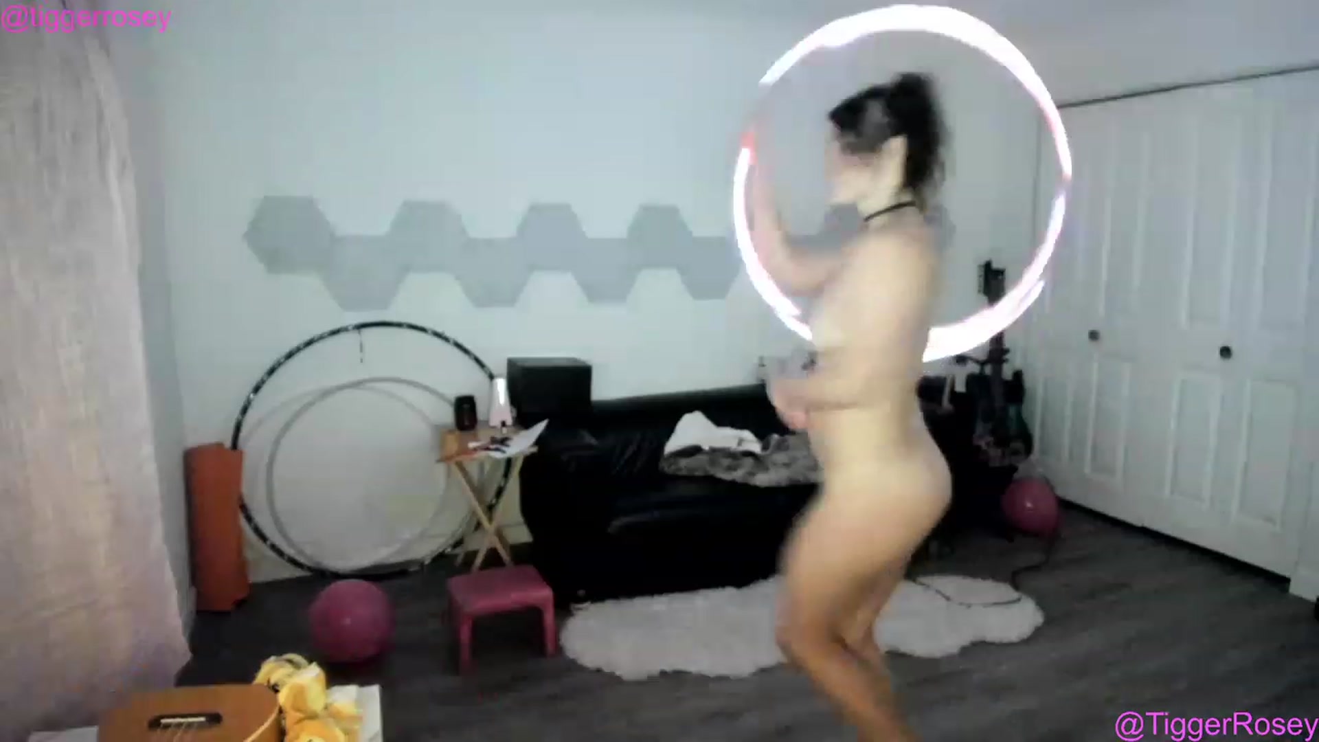 Gallery image thumbnail from TiggerRosey's myfreecams stream on, 04/01/2023, 04:11 image 17 of 20