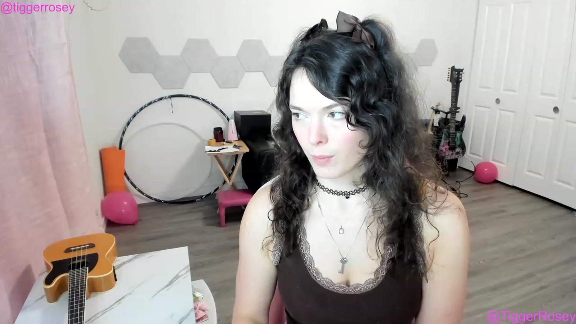 Gallery image thumbnail from TiggerRosey's myfreecams stream on, 04/05/2023, 05:58 image 5 of 20