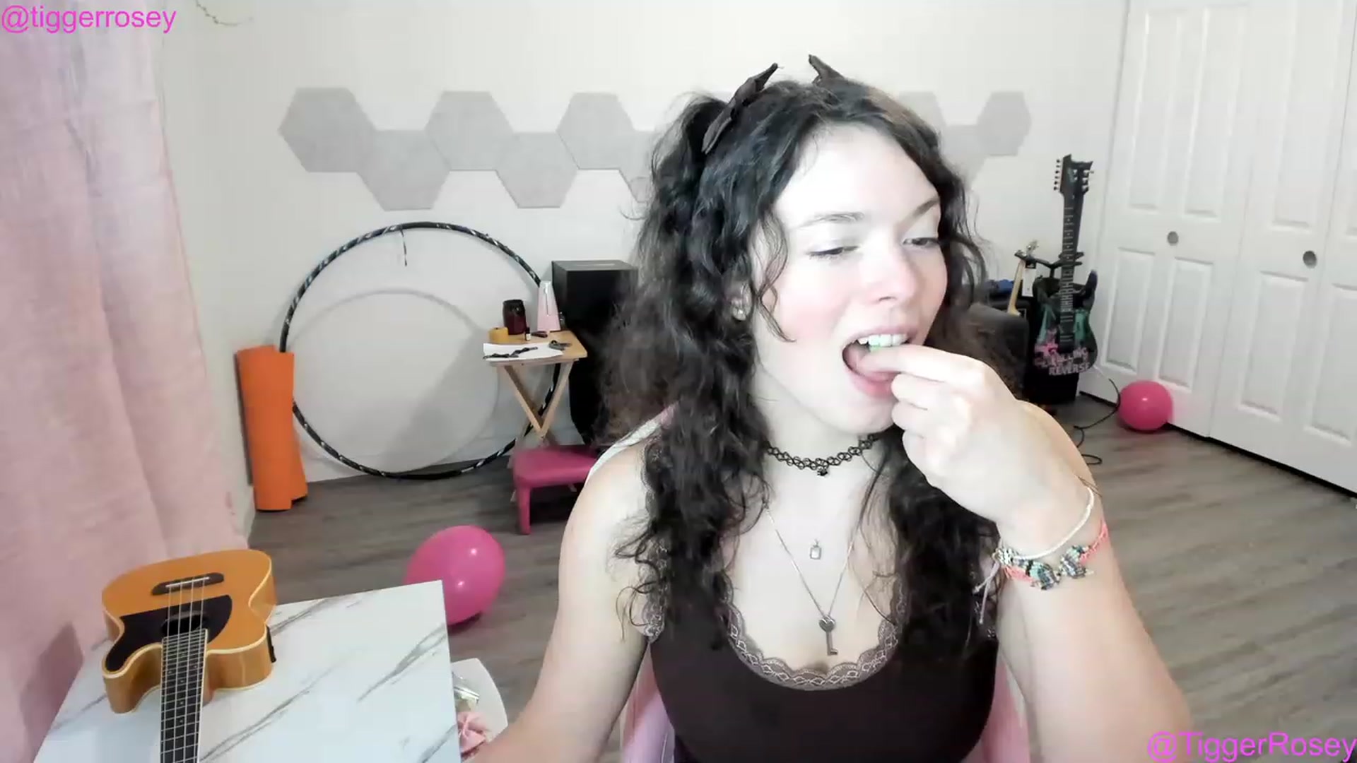 Gallery image thumbnail from TiggerRosey's myfreecams stream on, 04/05/2023, 05:58 image 3 of 20