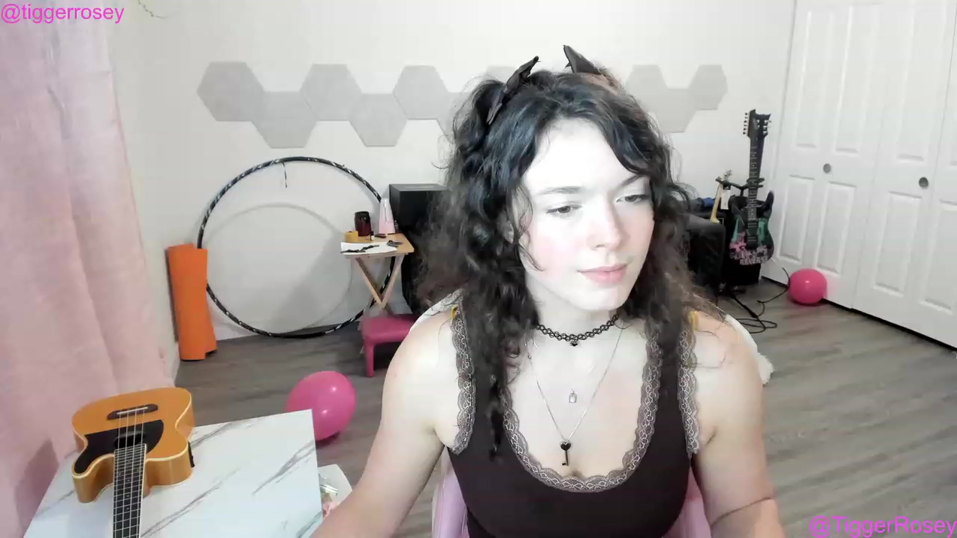 Gallery image thumbnail from TiggerRosey's myfreecams stream on, 04/05/2023, 05:58 image 1 of 20