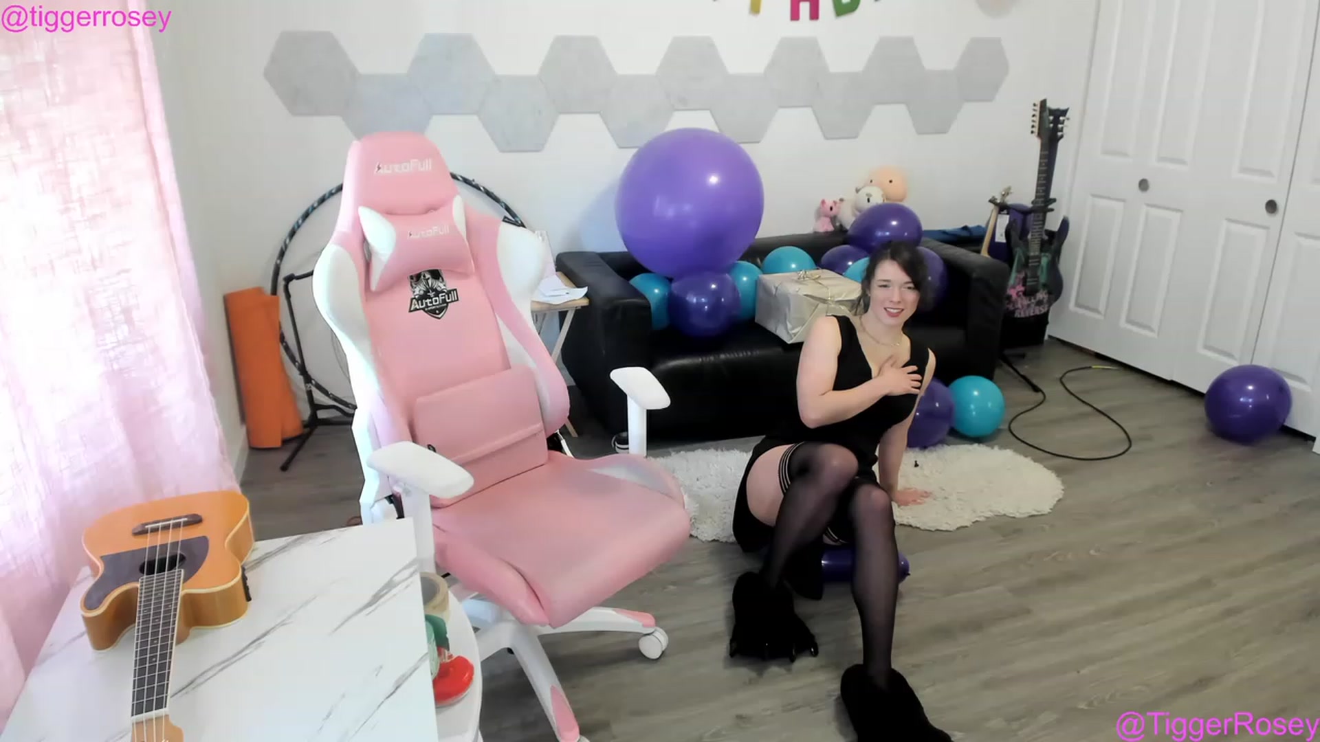 Gallery image thumbnail from TiggerRosey's myfreecams stream on, 04/12/2023, 21:26 image 12 of 20