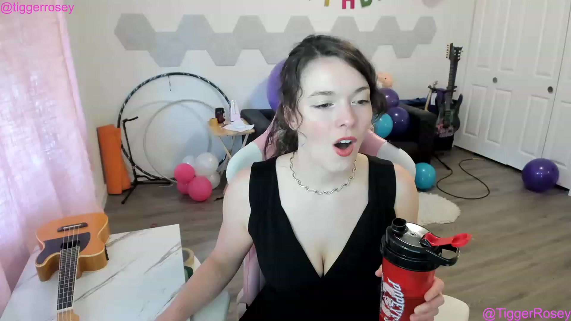 Gallery image thumbnail from TiggerRosey's myfreecams stream on, 04/12/2023, 21:26 image 17 of 20