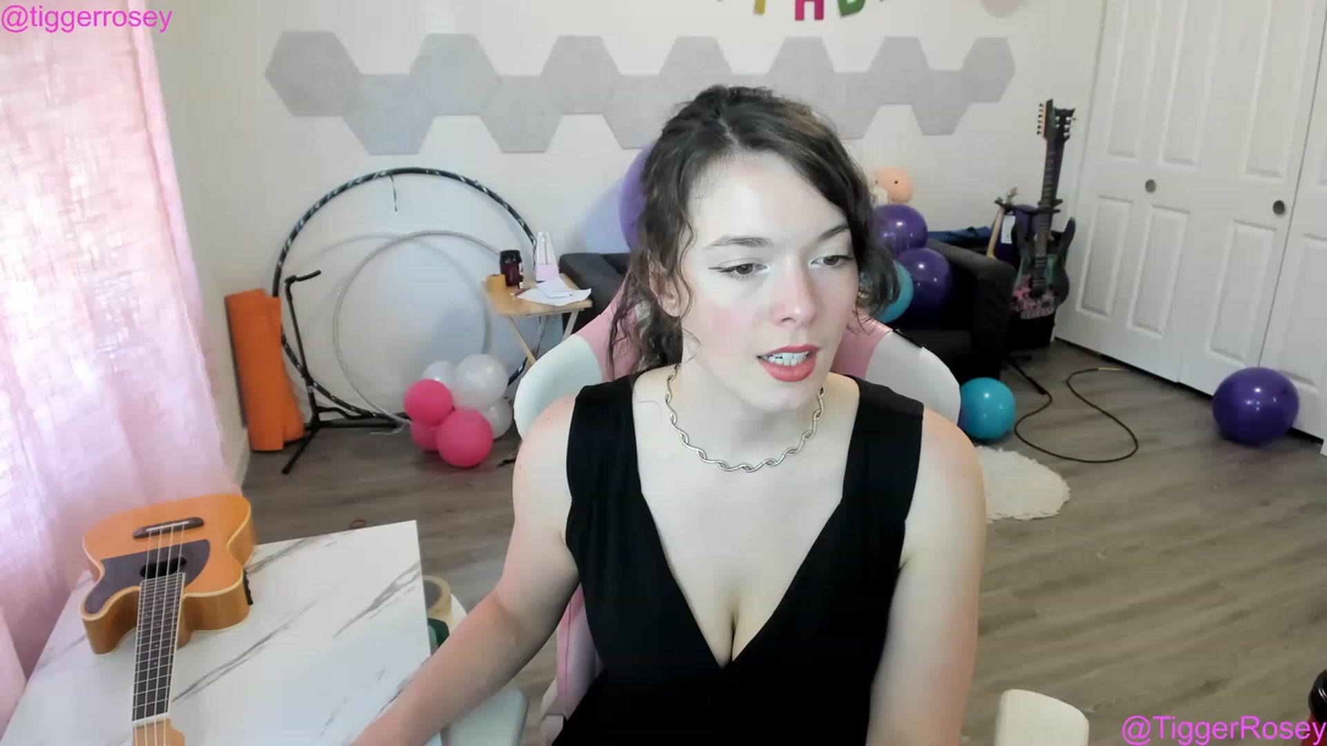 Gallery image thumbnail from TiggerRosey's myfreecams stream on, 04/12/2023, 21:26 image 18 of 20