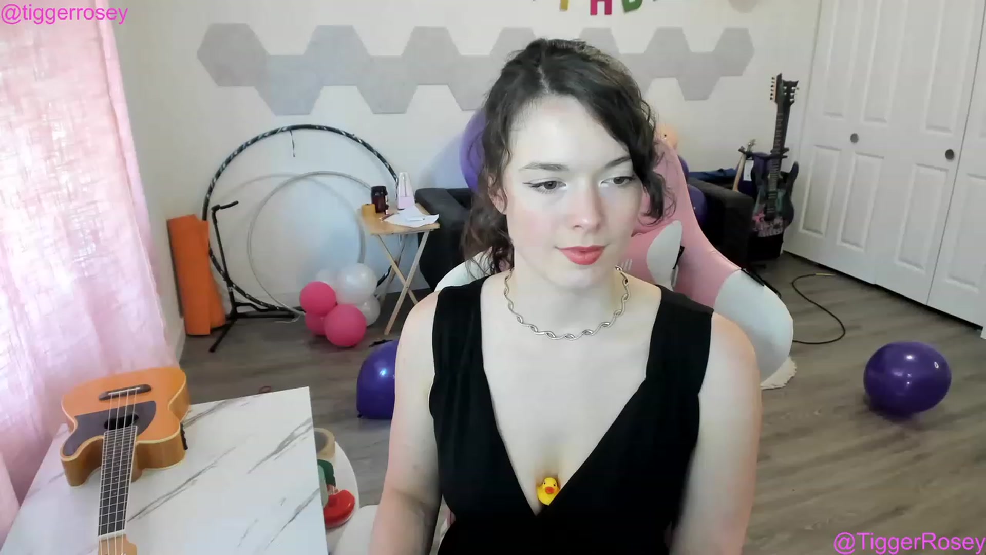 Gallery image thumbnail from TiggerRosey's myfreecams stream on, 04/12/2023, 21:26 image 10 of 20
