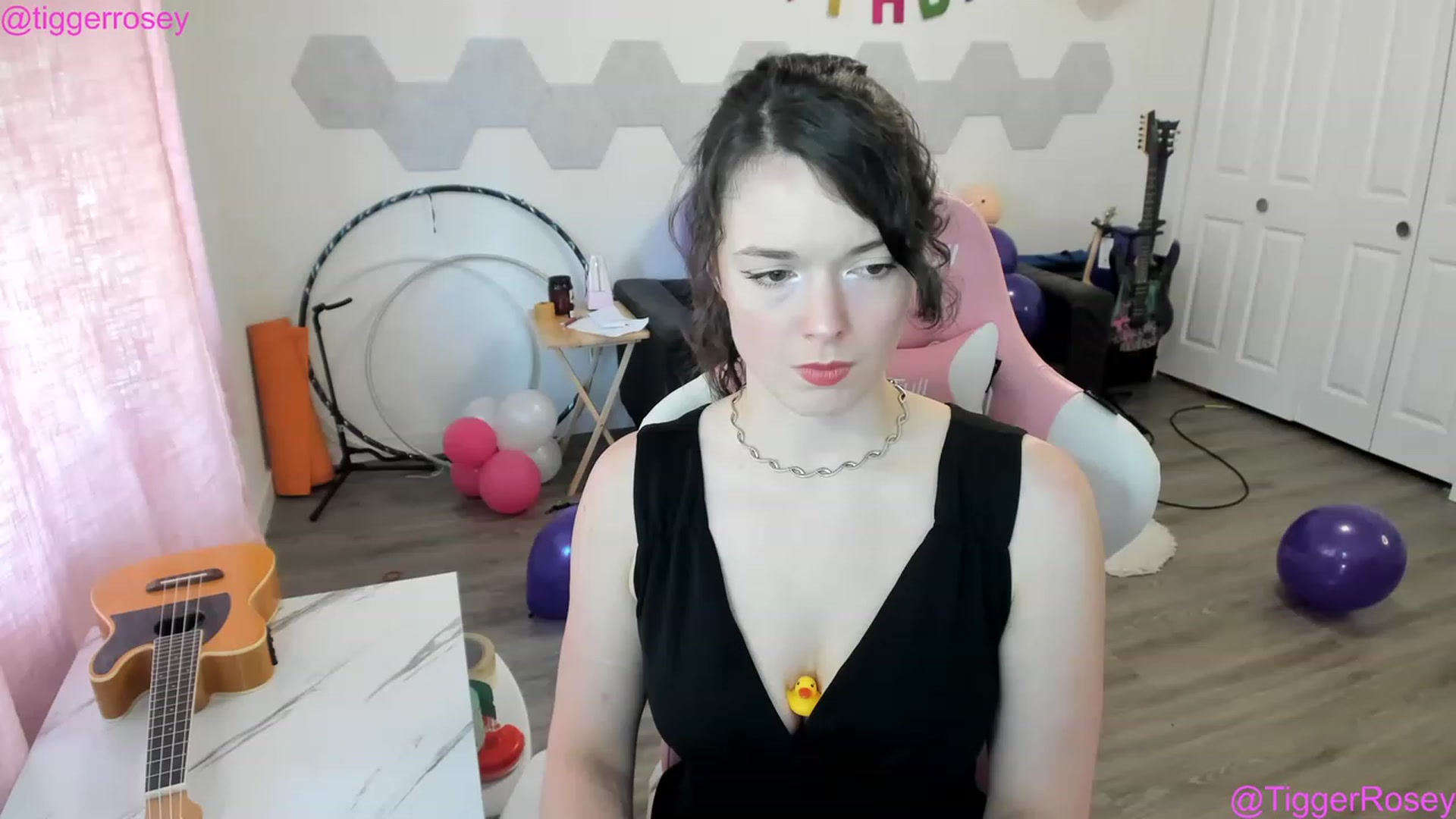 Gallery image thumbnail from TiggerRosey's myfreecams stream on, 04/12/2023, 21:26 image 6 of 20