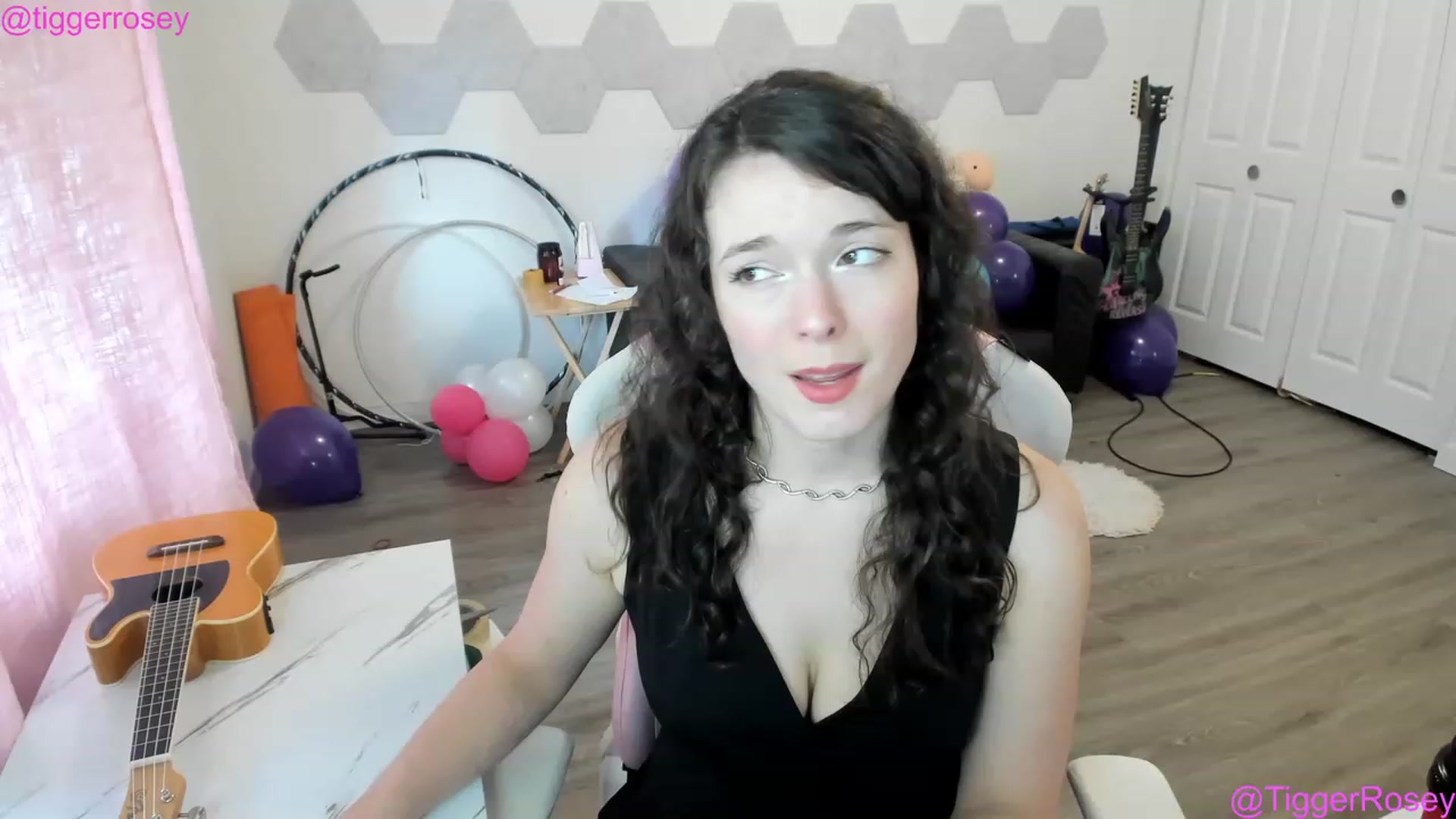Gallery image thumbnail from TiggerRosey's myfreecams stream on, 04/12/2023, 23:33 image 9 of 20