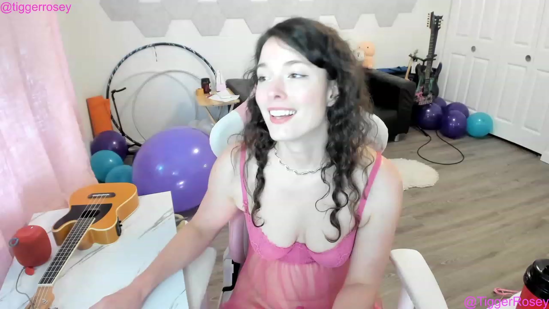 Gallery image thumbnail from TiggerRosey's myfreecams stream on, 04/13/2023, 02:42 image 15 of 20