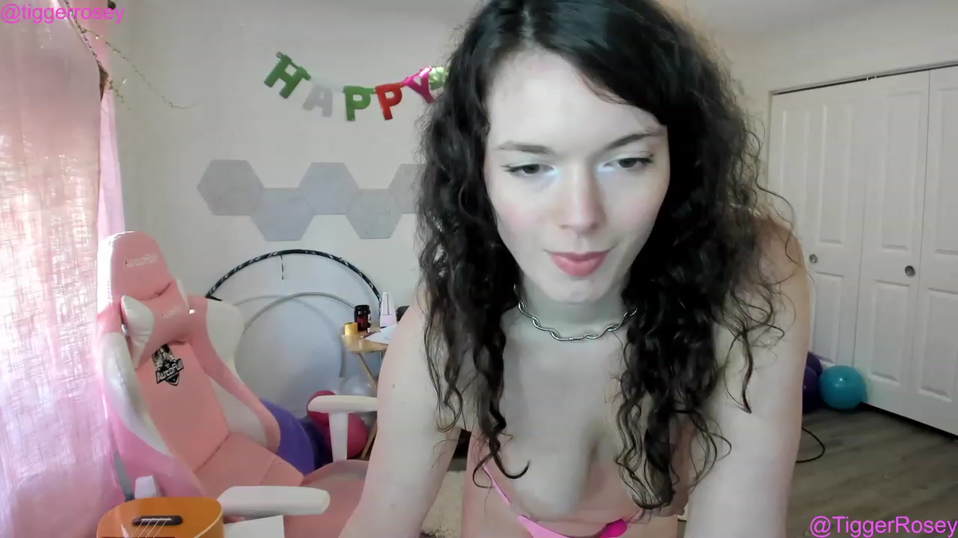 Gallery image thumbnail from TiggerRosey's myfreecams stream on, 04/13/2023, 02:42 image 9 of 20