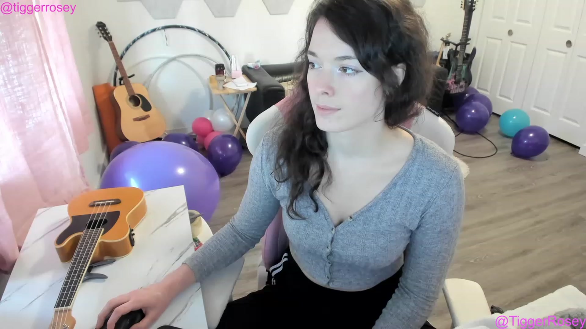 Gallery image thumbnail from TiggerRosey's myfreecams stream on, 04/14/2023, 24:58 image 8 of 20