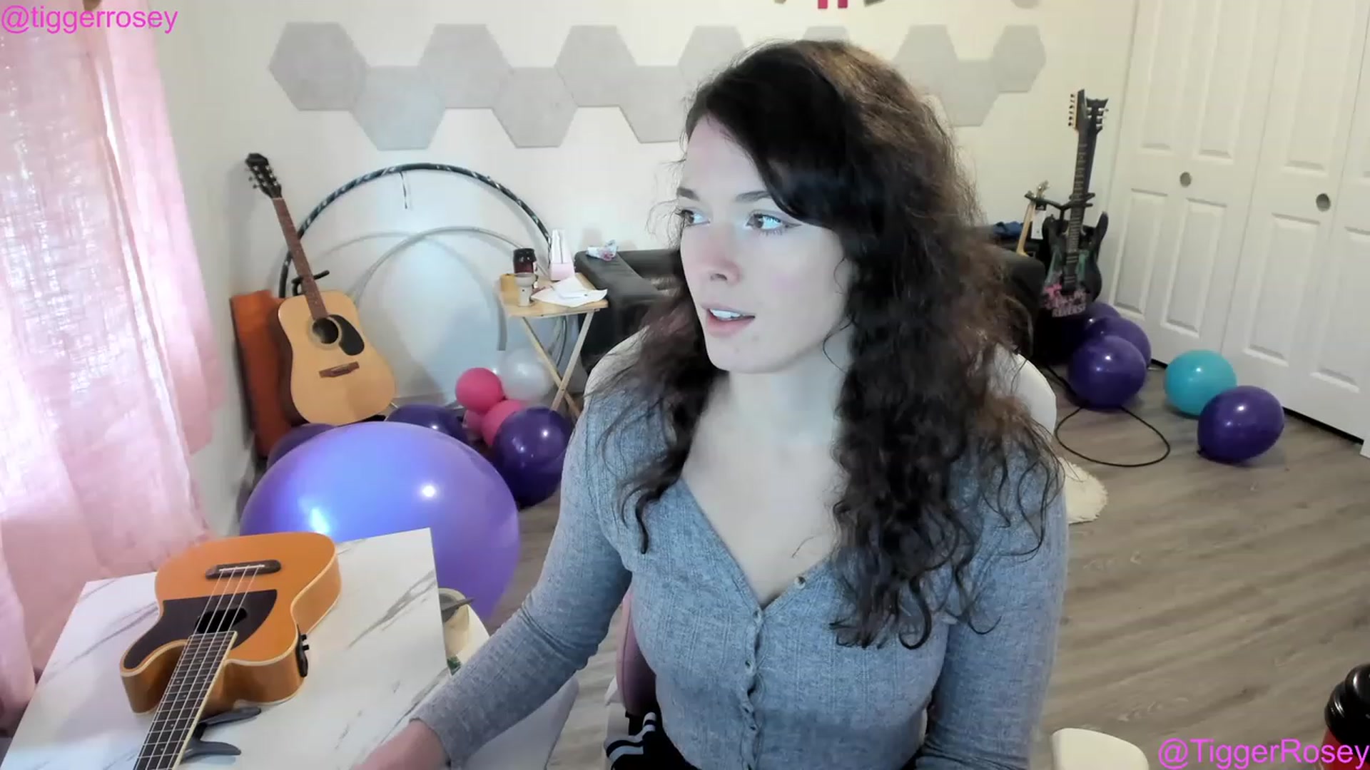 Gallery image thumbnail from TiggerRosey's myfreecams stream on, 04/14/2023, 24:58 image 15 of 20