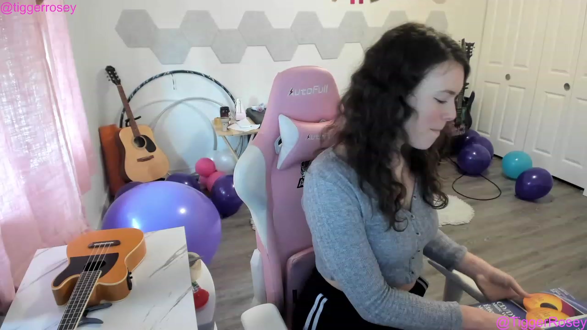 Gallery image thumbnail from TiggerRosey's myfreecams stream on, 04/14/2023, 24:58 image 13 of 20