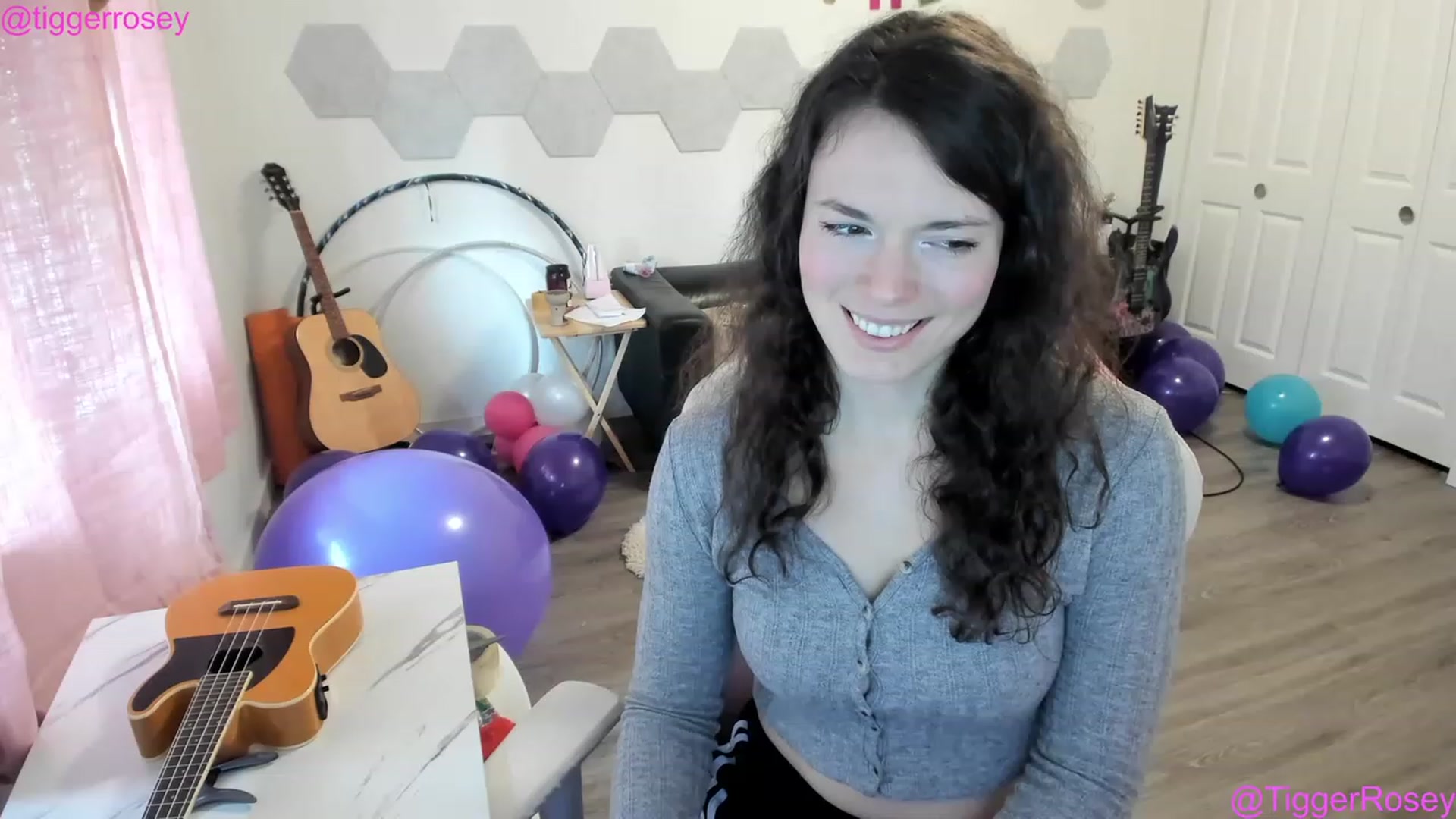 Gallery image thumbnail from TiggerRosey's myfreecams stream on, 04/14/2023, 24:58 image 11 of 20