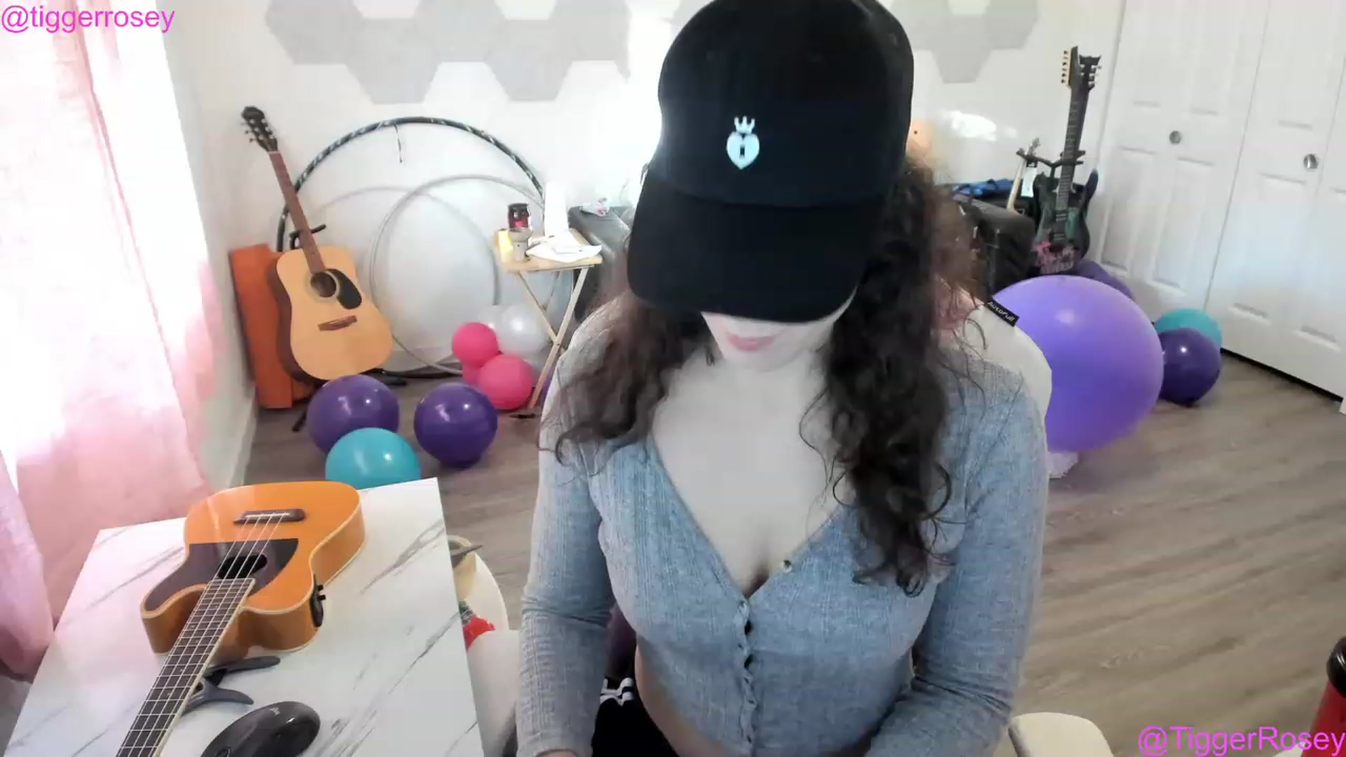 Gallery image thumbnail from TiggerRosey's myfreecams stream on, 04/14/2023, 02:10 image 3 of 20