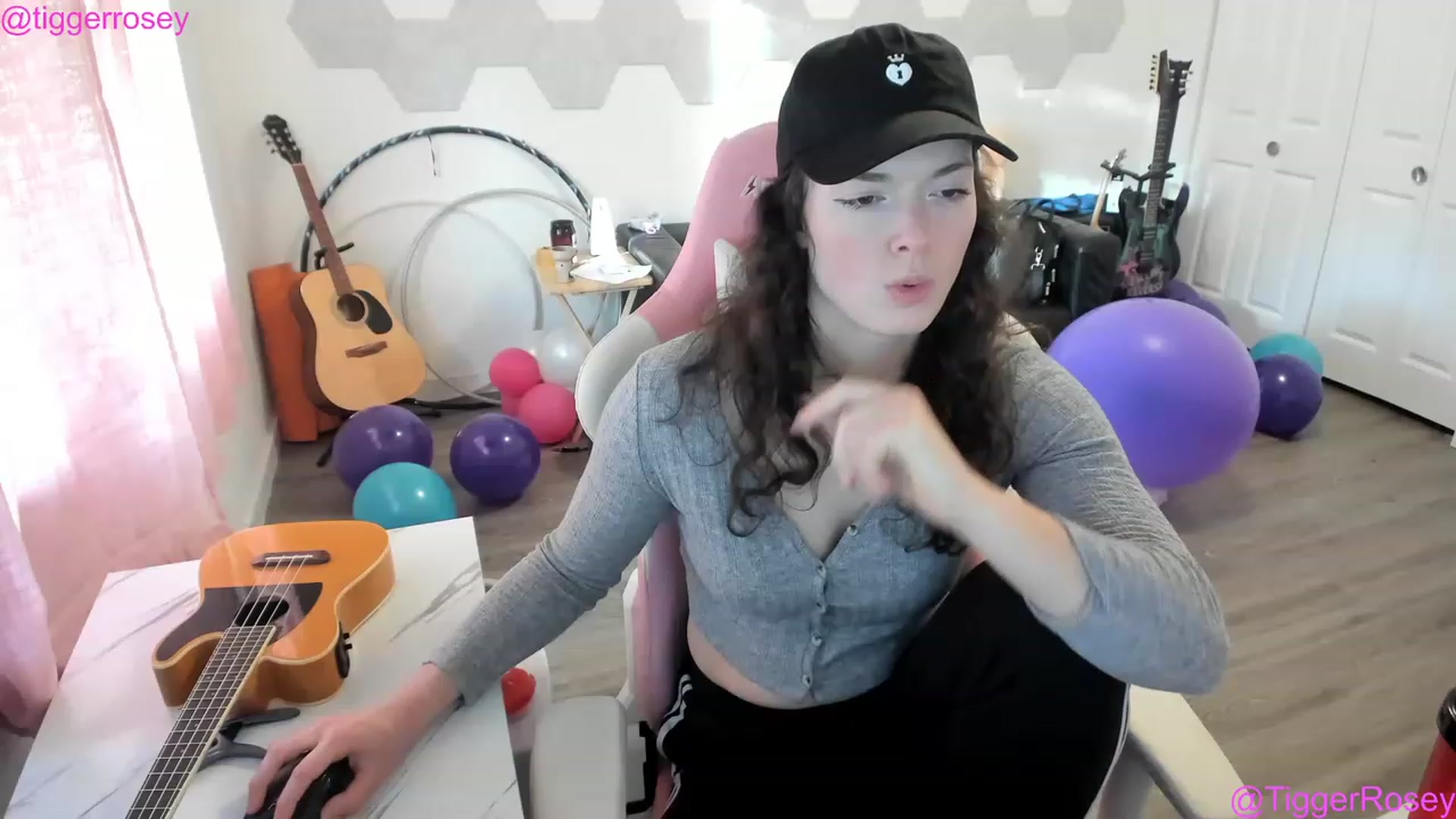 Gallery image thumbnail from TiggerRosey's myfreecams stream on, 04/14/2023, 02:10 image 9 of 20
